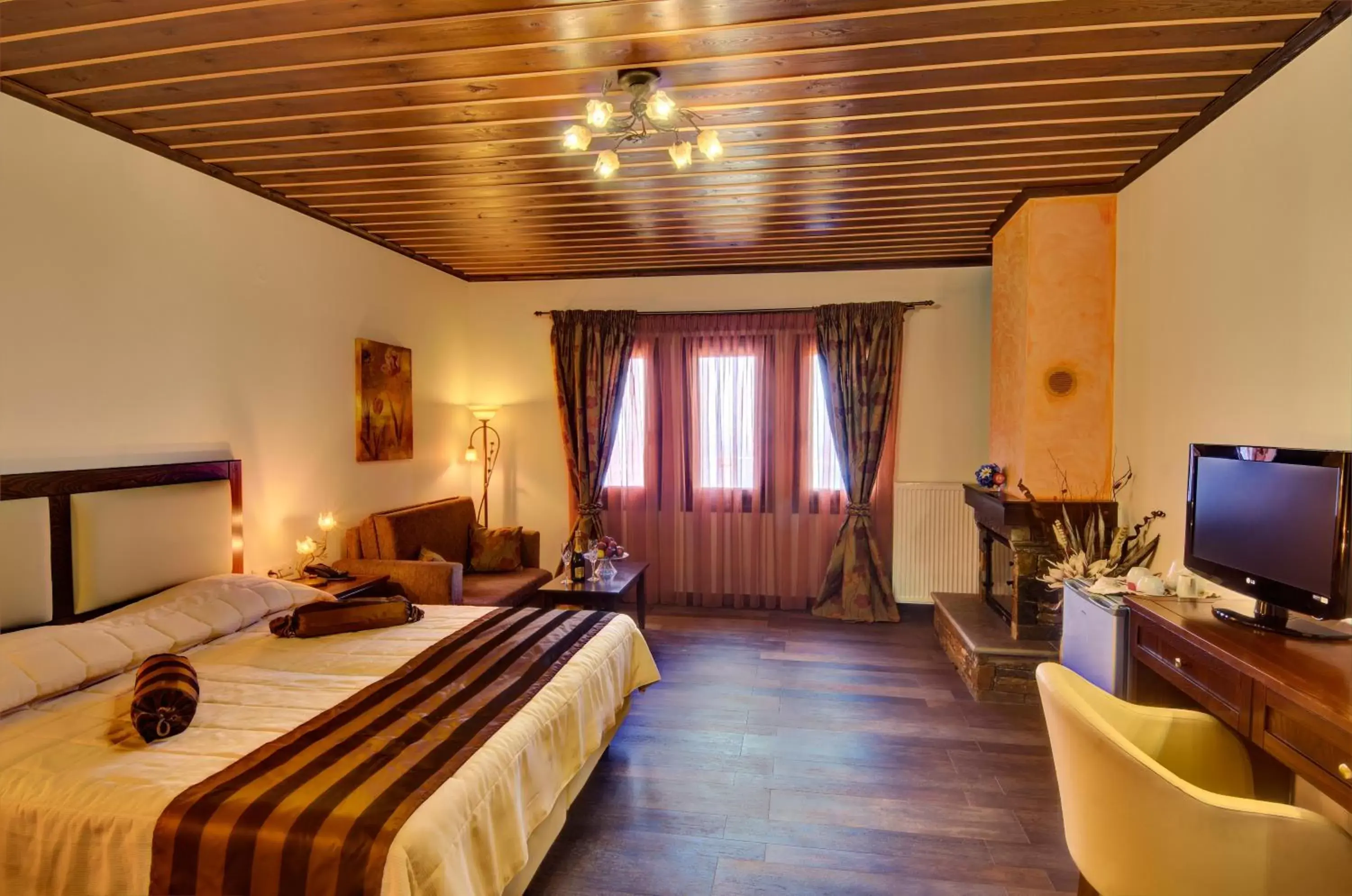 Bedroom, TV/Entertainment Center in Hotel Zagora