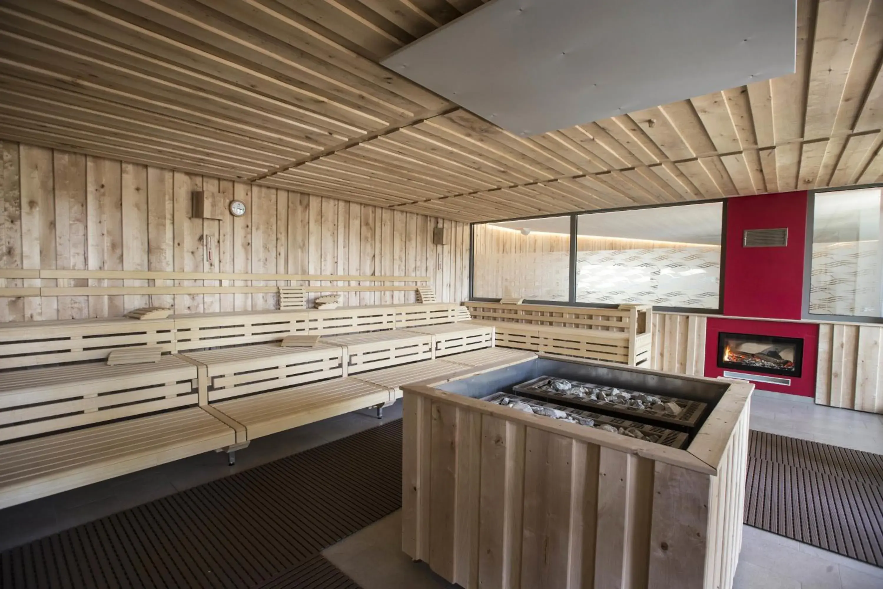 Sauna, Kitchen/Kitchenette in Mondorf Parc Hotel & Spa