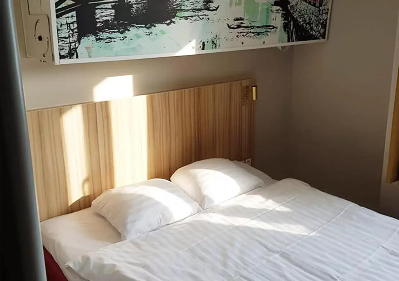Bedroom, Bed in Good Morning Västerås