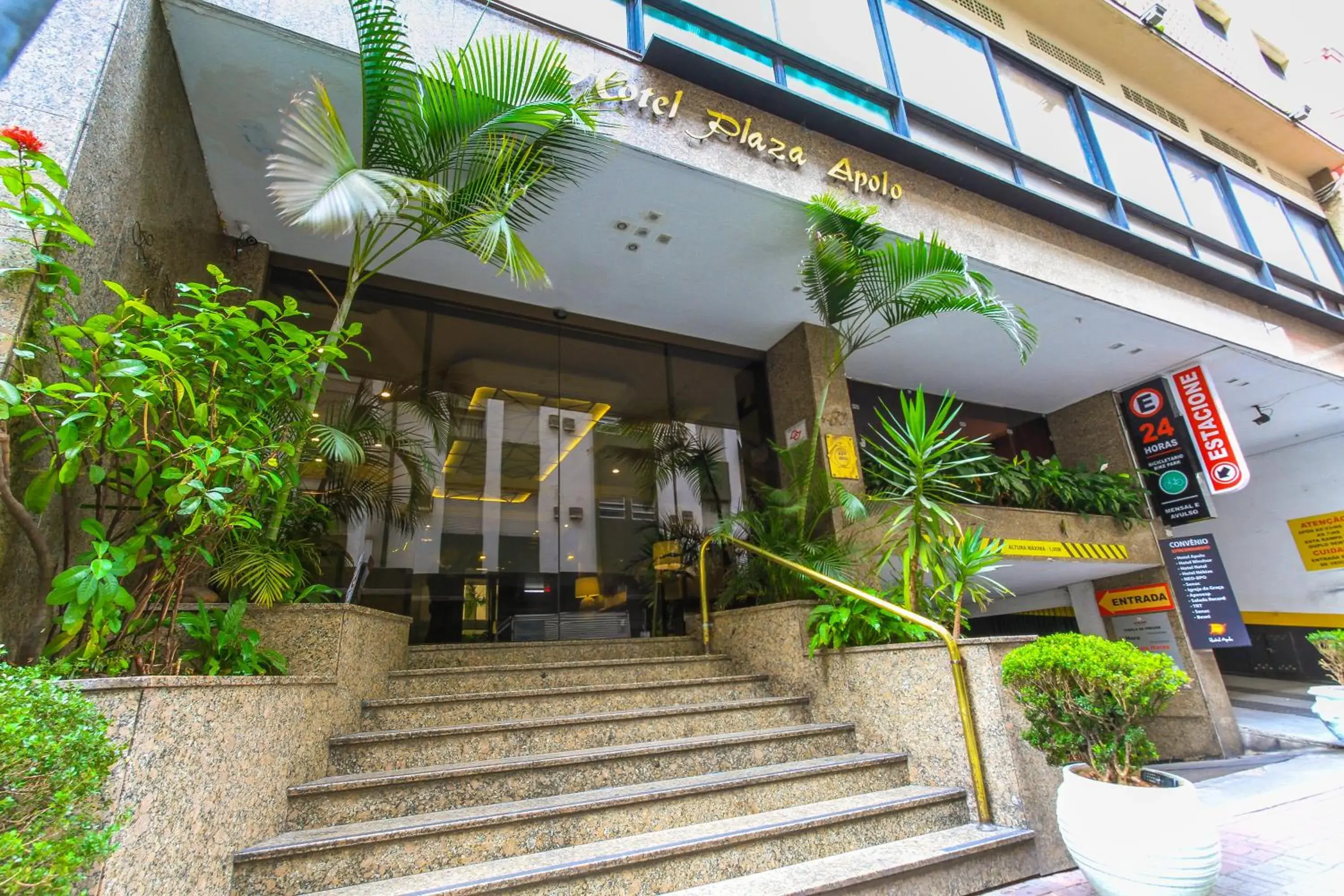 Facade/entrance in Hotel Plaza Apolo