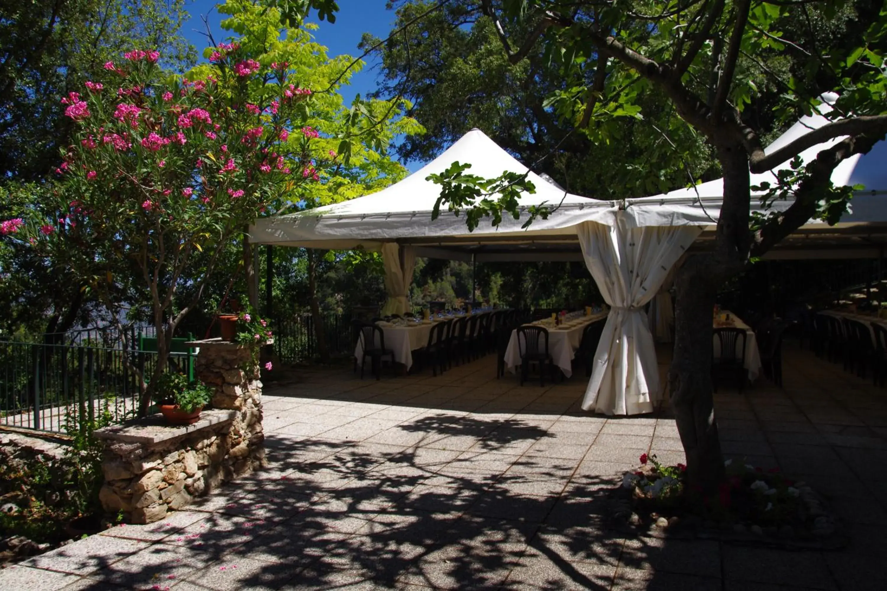 Restaurant/places to eat, Banquet Facilities in S'Enis Monte Maccione
