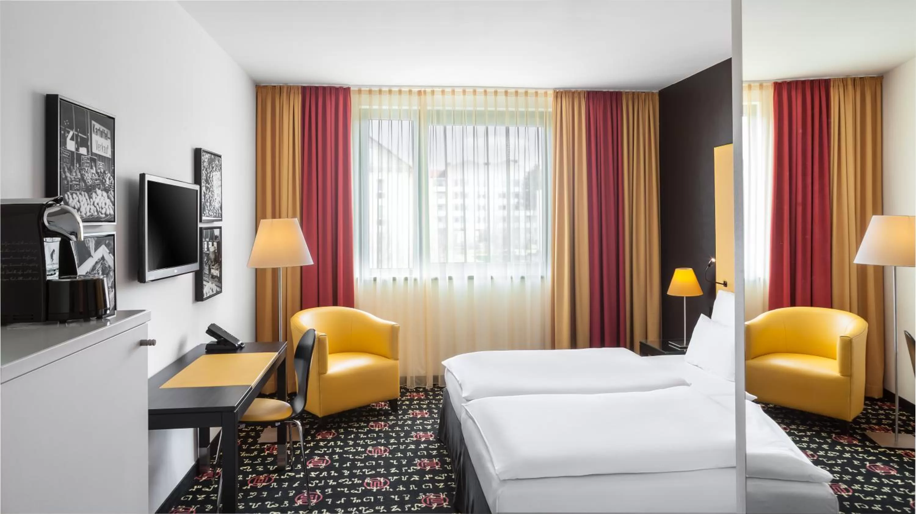 Photo of the whole room, Bed in Holiday Inn Munich - Westpark by IHG