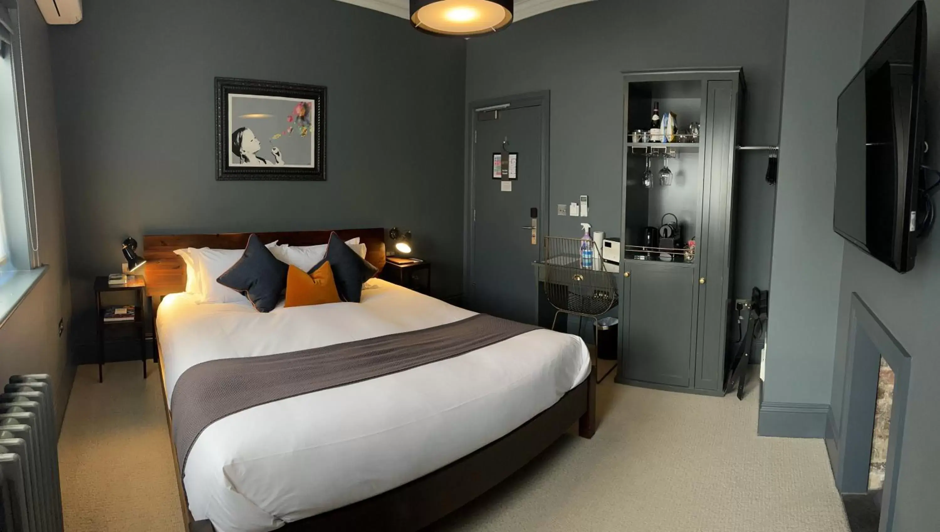 Bedroom, Bed in The Ginger Pig Bedroom, Bed in The Ginger Pig