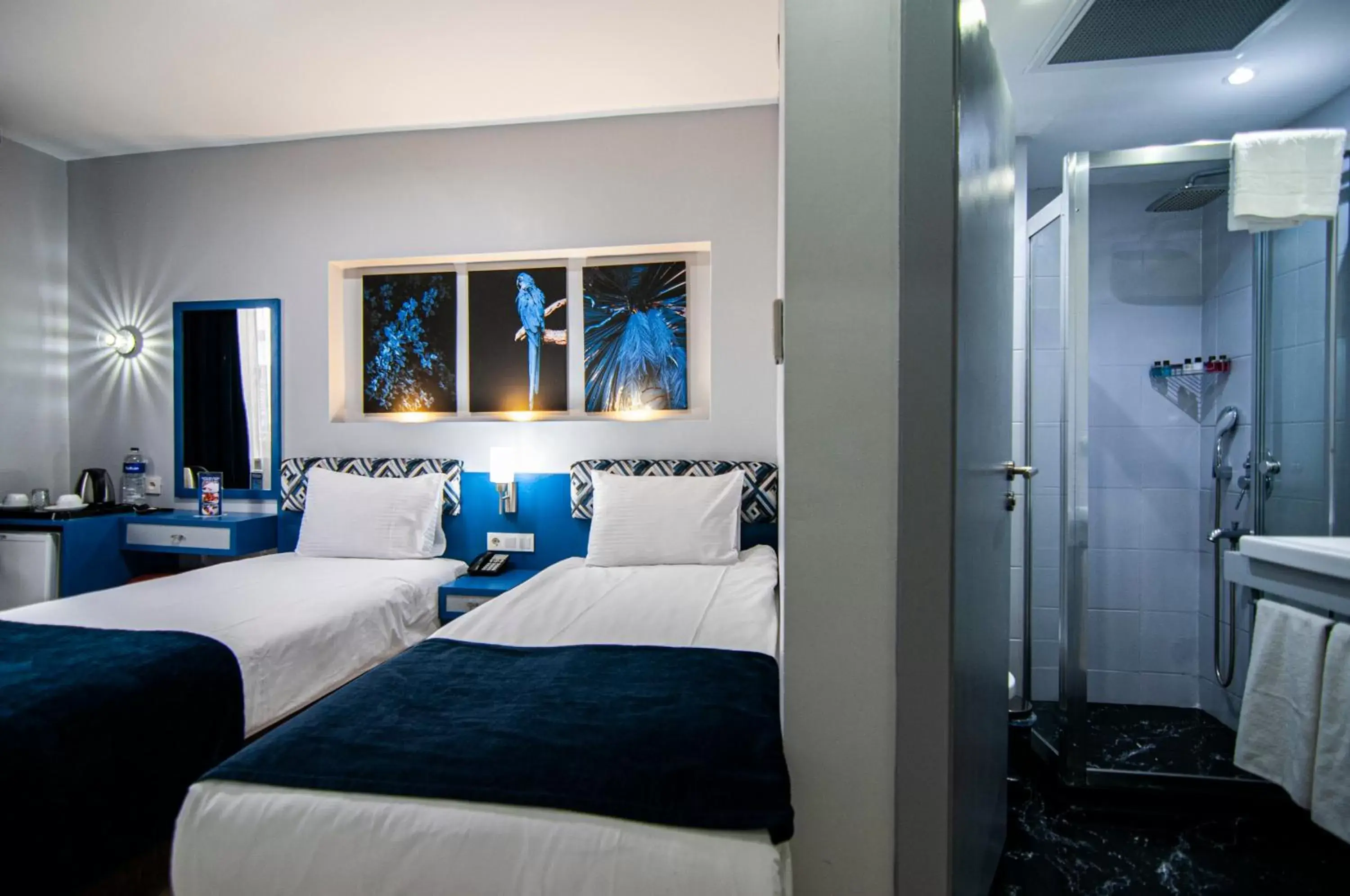 Toilet, Bed in Lapis Inn Hotel & Spa ( Ex. Ambassador Hotel)