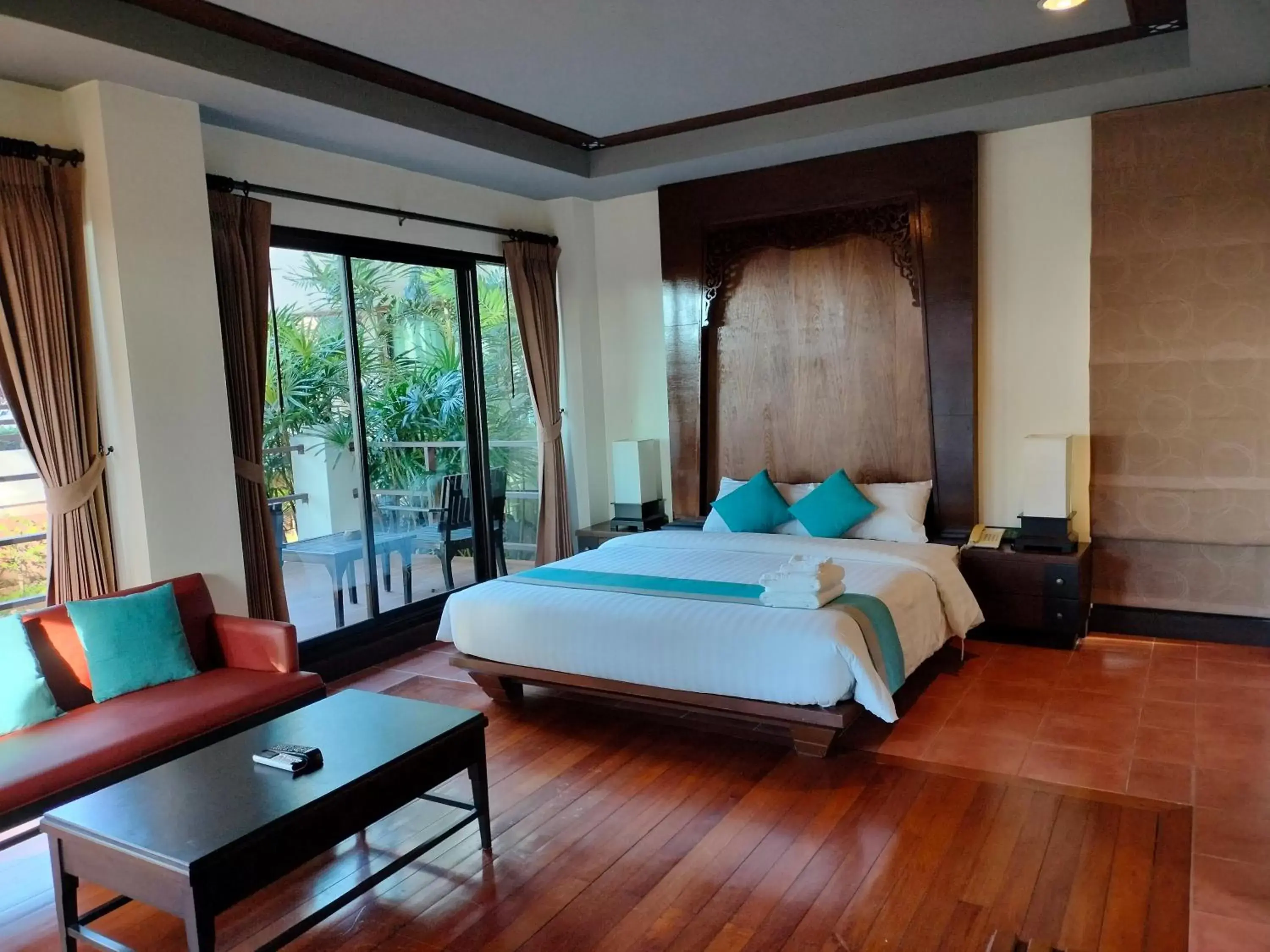 Bed in Chang Buri Resort & Spa