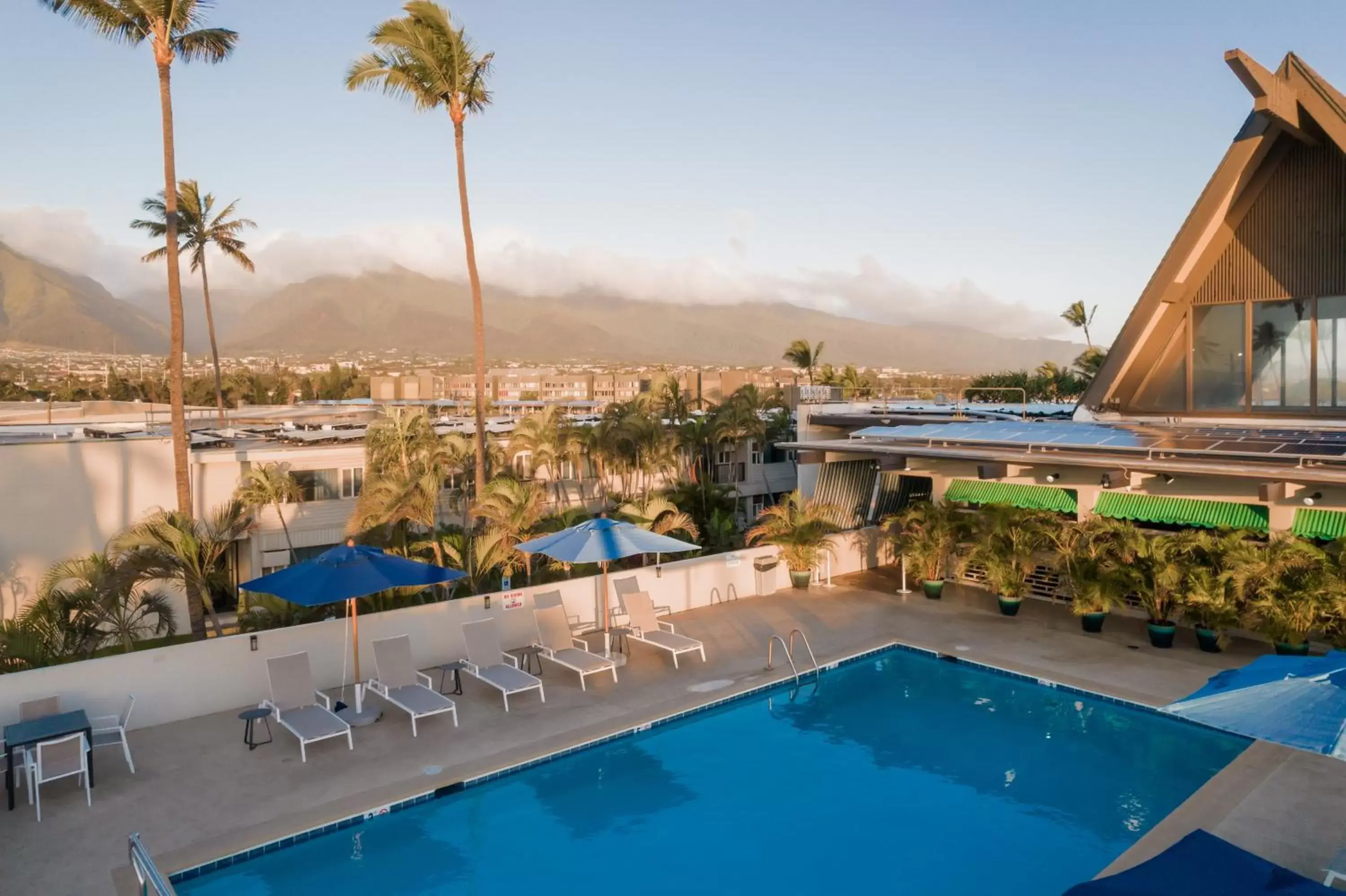 Balcony/Terrace, Pool View in Maui Beach Hotel