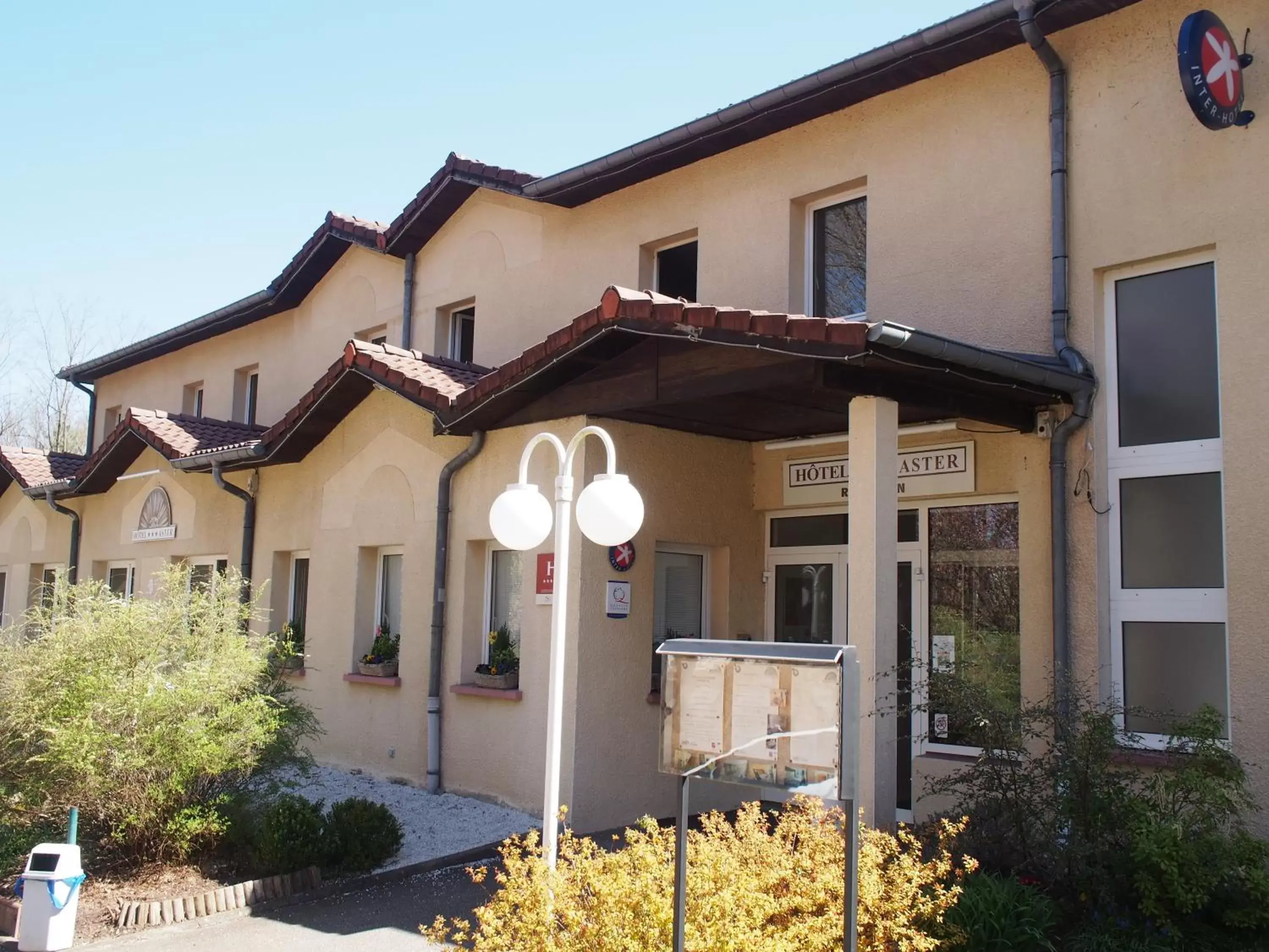 Facade/entrance, Property Building in The Originals City, Hôtel Aster, Saint-Avold Nord (Inter-Hotel)