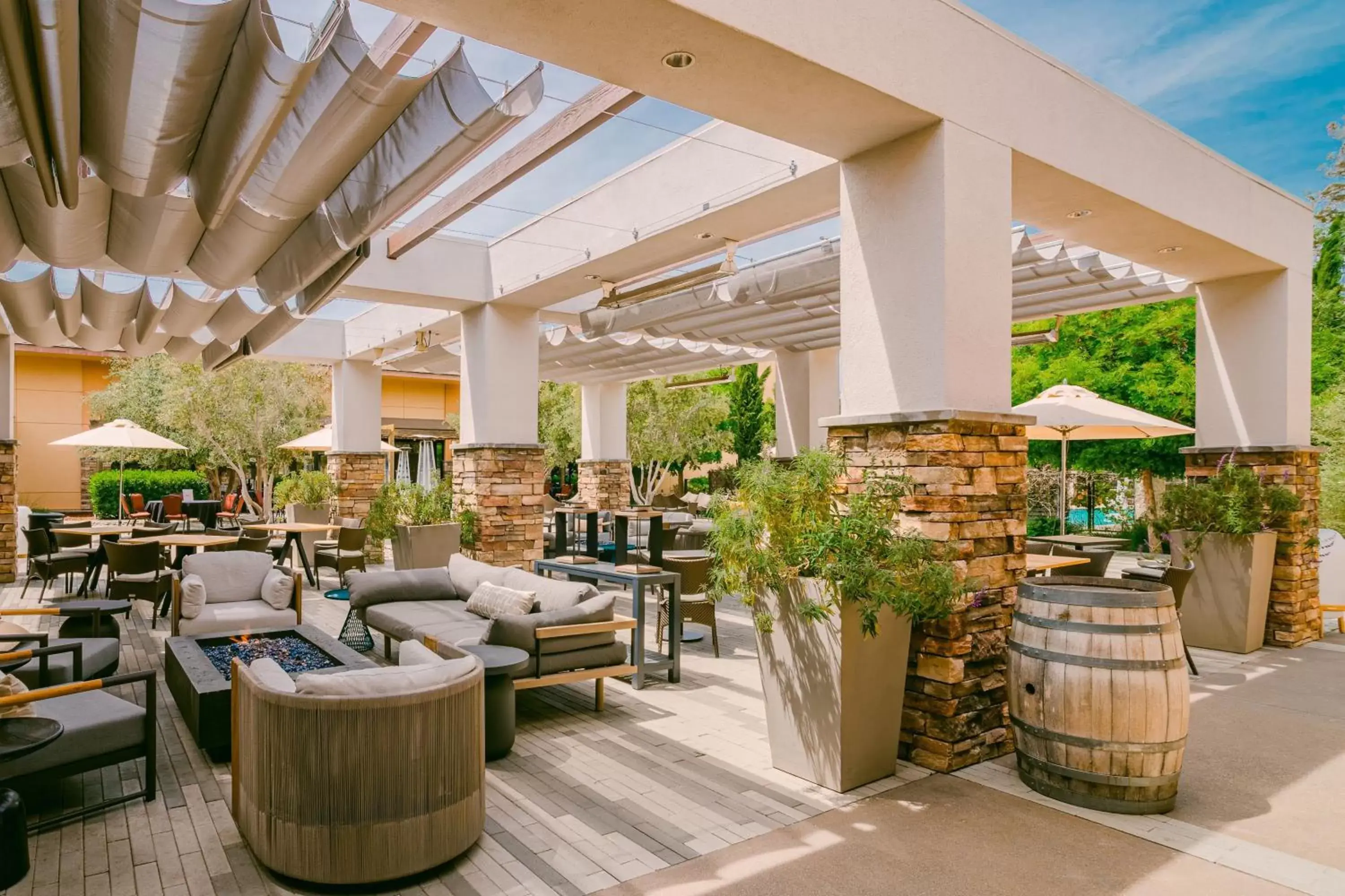 Swimming pool in Marriott Napa Valley Hotel & Spa