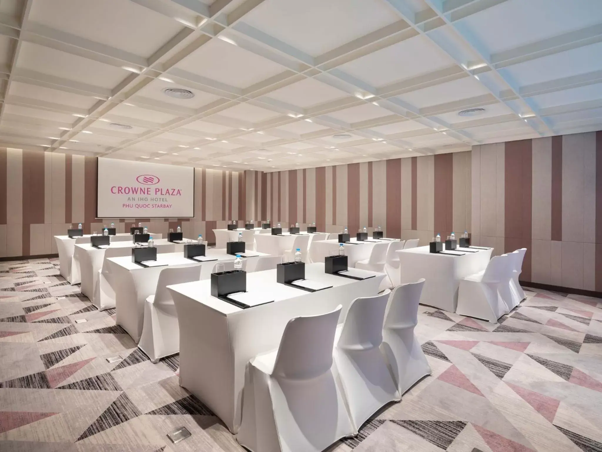 Meeting/conference room in Crowne Plaza Phu Quoc Starbay, an IHG Hotel