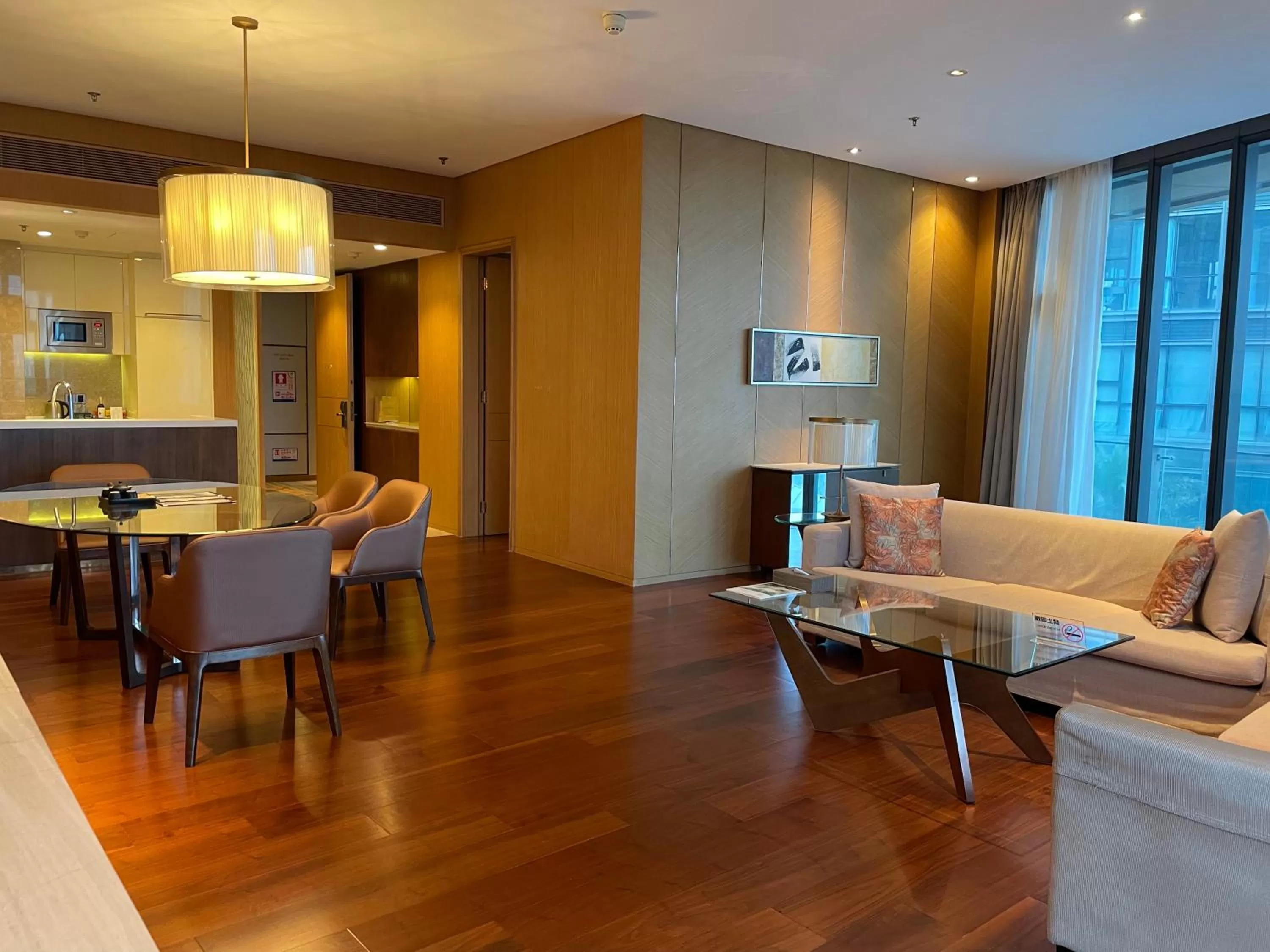 Dining area in The OCT Harbour, Shenzhen - Marriott Executive Apartments