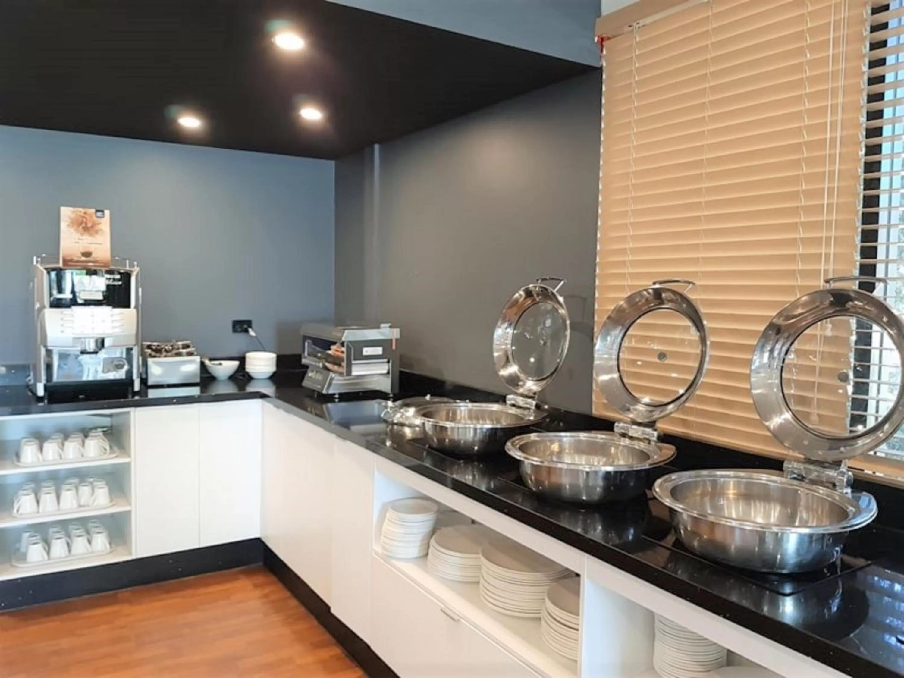 Restaurant/places to eat in ibis Thornleigh