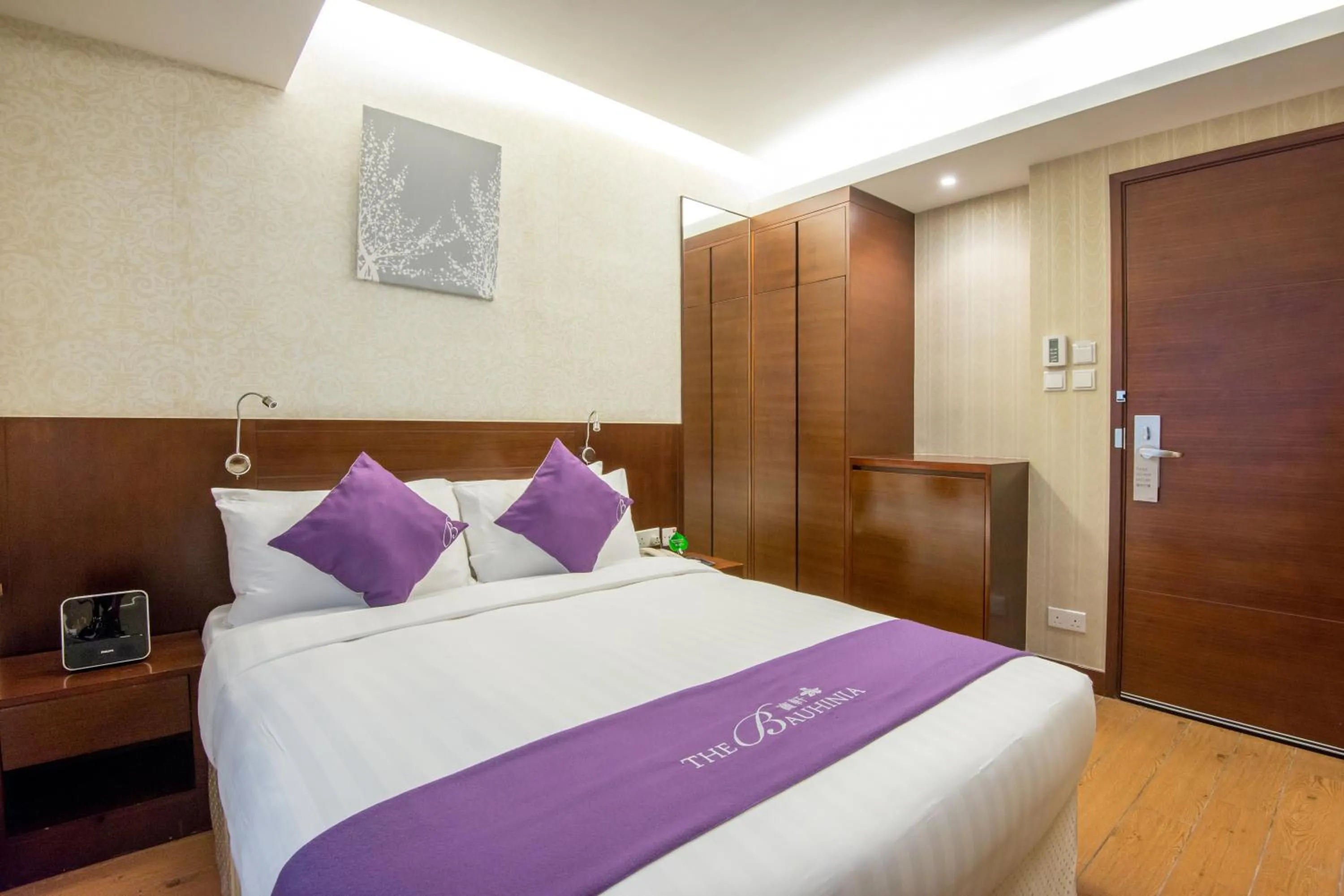 Photo of the whole room, Bed in The Bauhinia Hotel - Tsim Sha Tsui