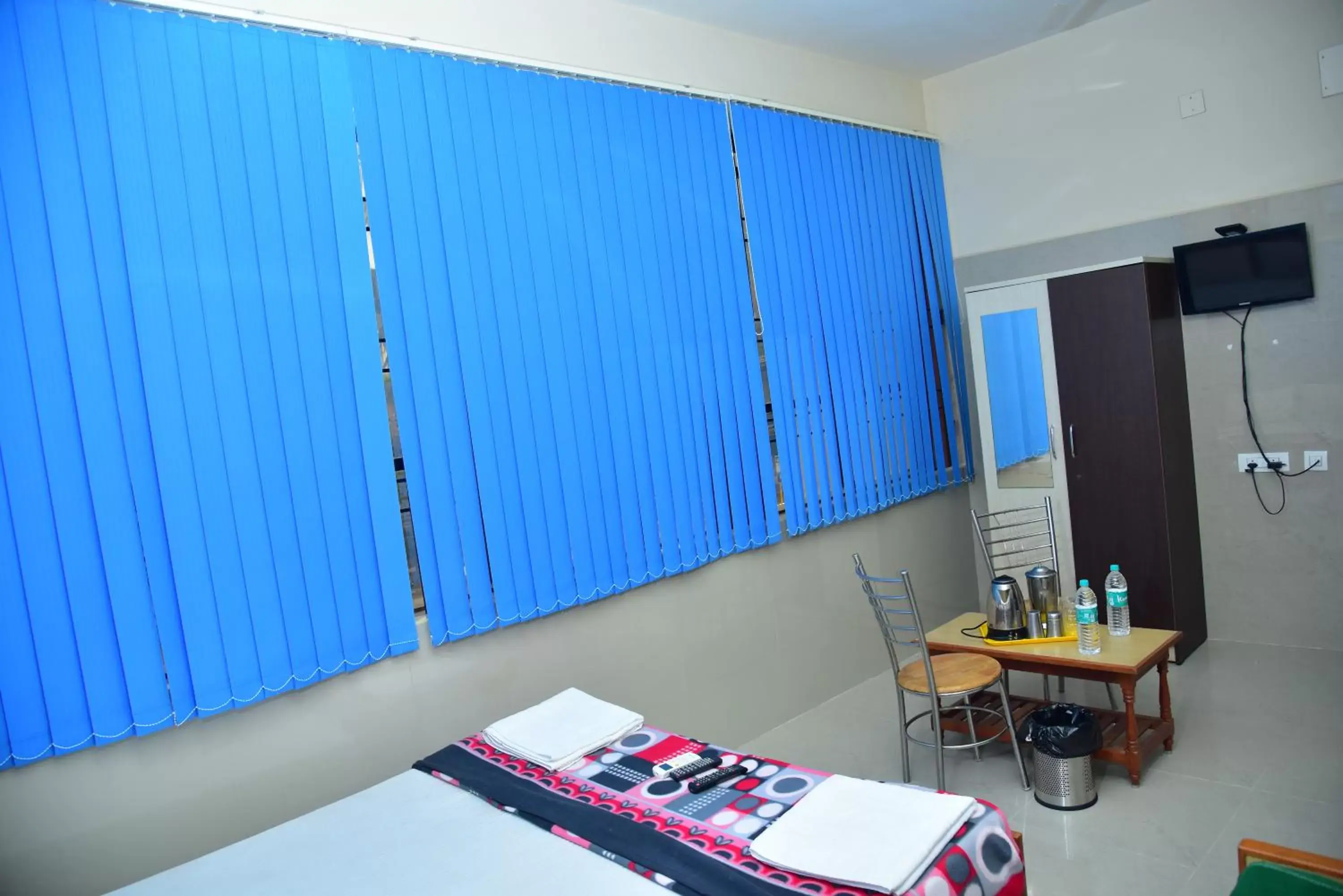 Photo of the whole room, Bed in SGRT Residency Photo of the whole room, Bed in SGRT Residency