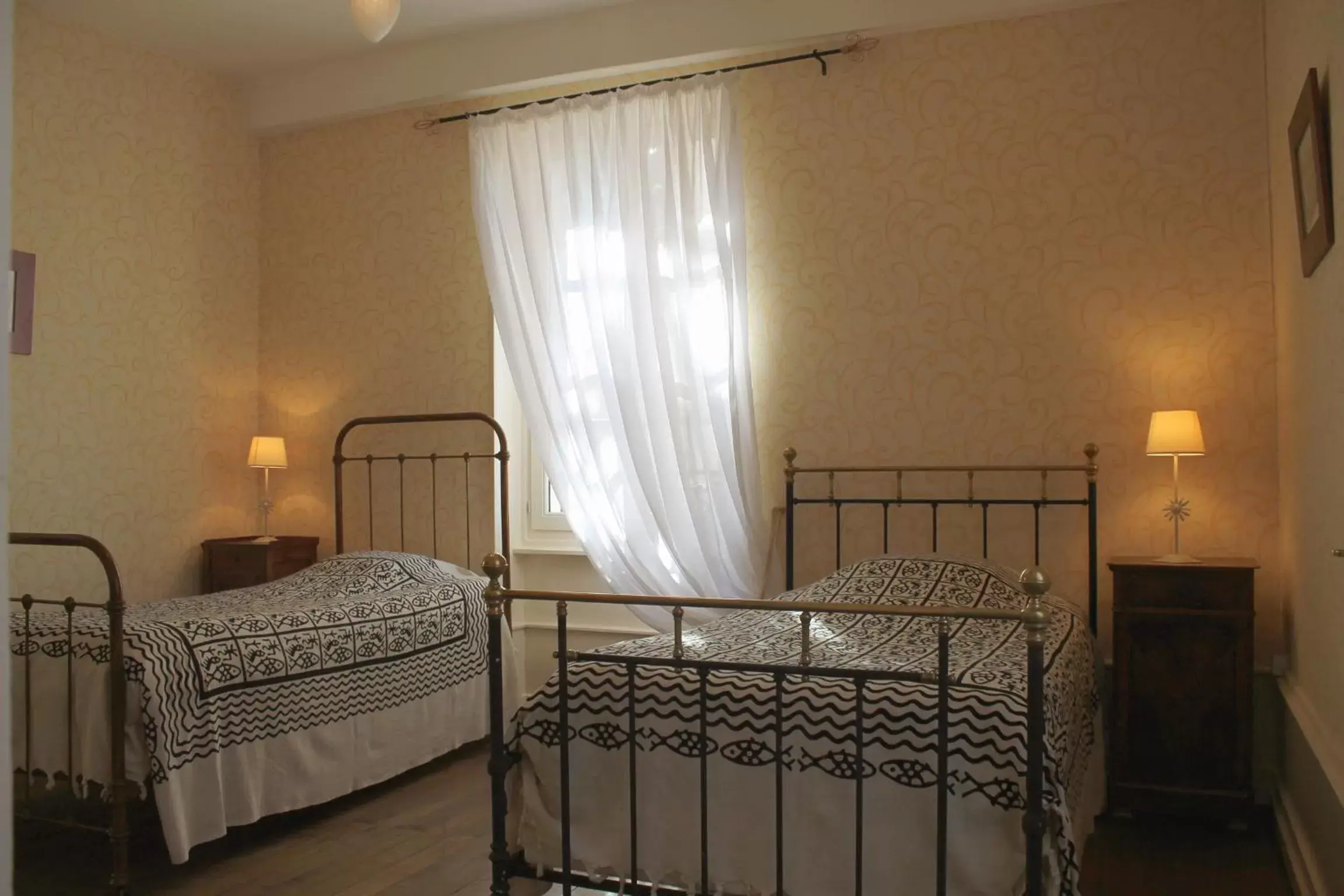 Photo of the whole room, Bed in Chambres d'hôtes La Distillerie B&B