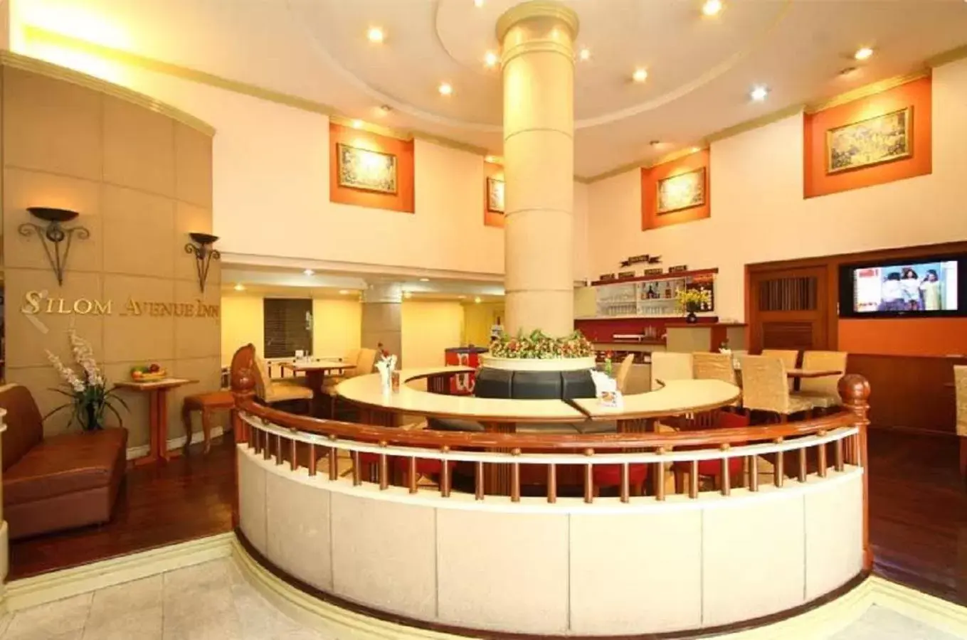Restaurant/places to eat, Lobby/Reception in Silom Avenue Inn
