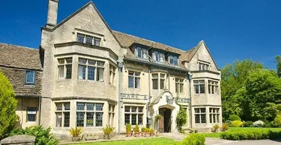 Facade/entrance, Property Building in The Hare & Hounds Hotel