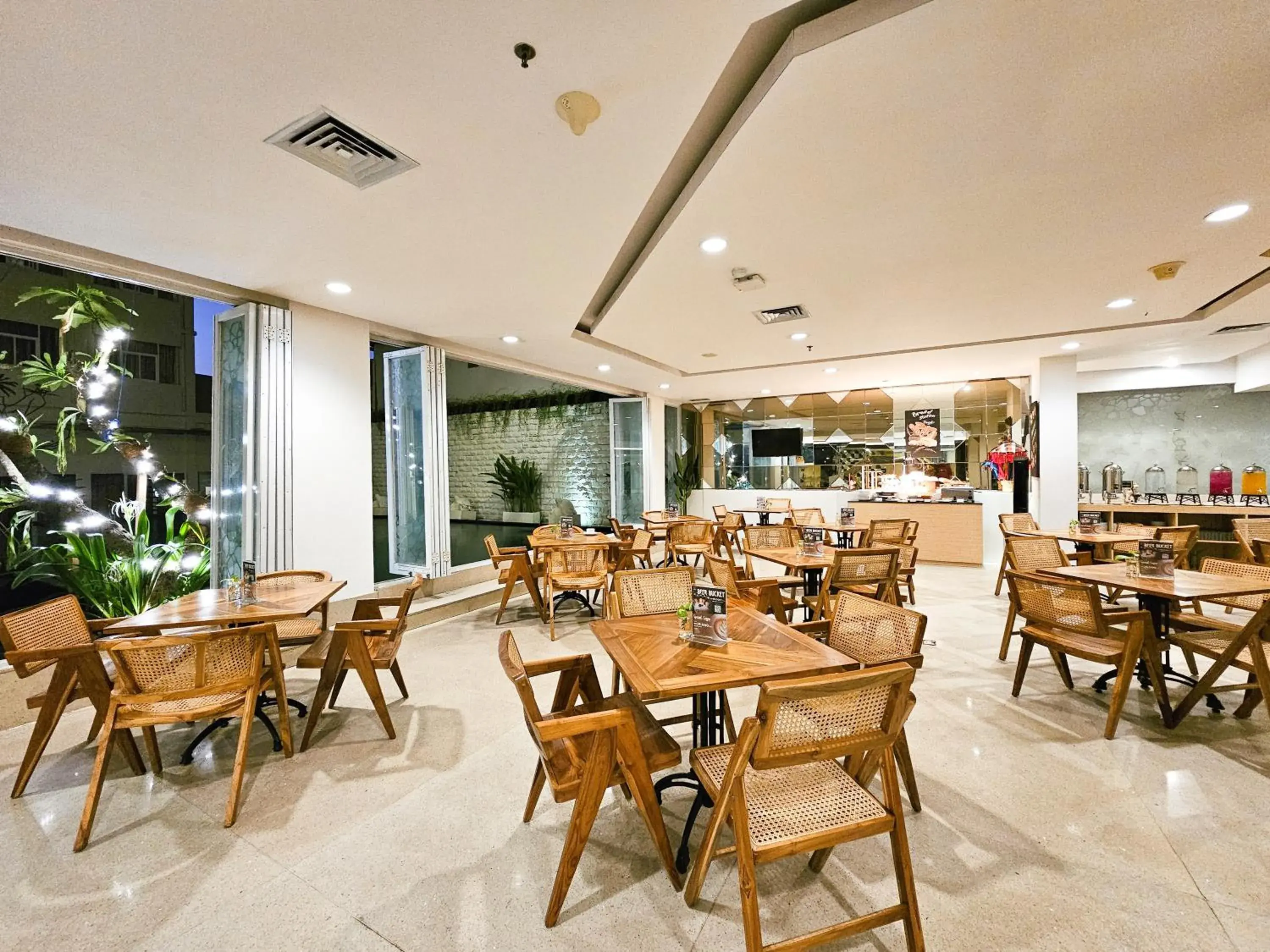 Restaurant/places to eat in Fashion Hotel Legian Restaurant/places to eat in Fashion Hotel Legian