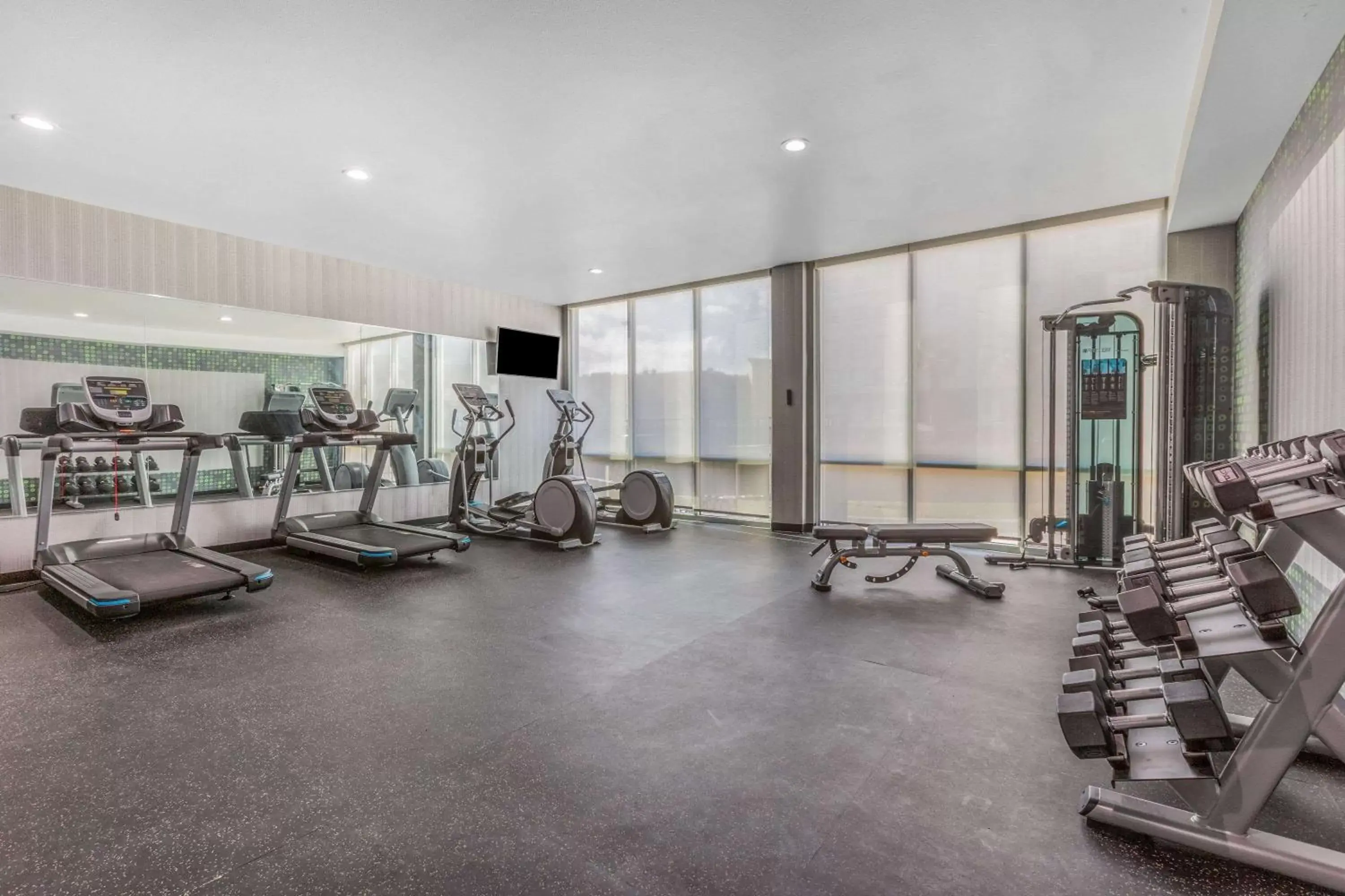 Fitness centre/facilities, Fitness Center/Facilities in La Quinta Inn & Suites by Wyndham Galveston West Seawall