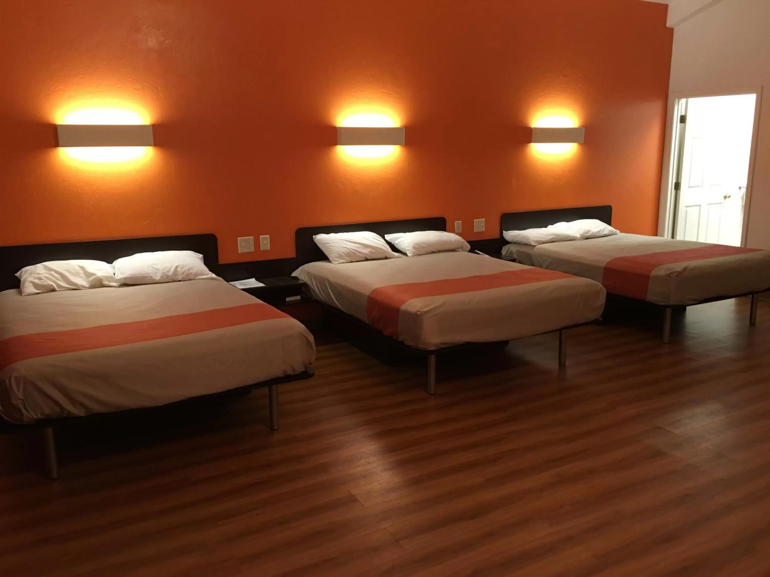 Family, Bed in Motel 6-Globe, AZ