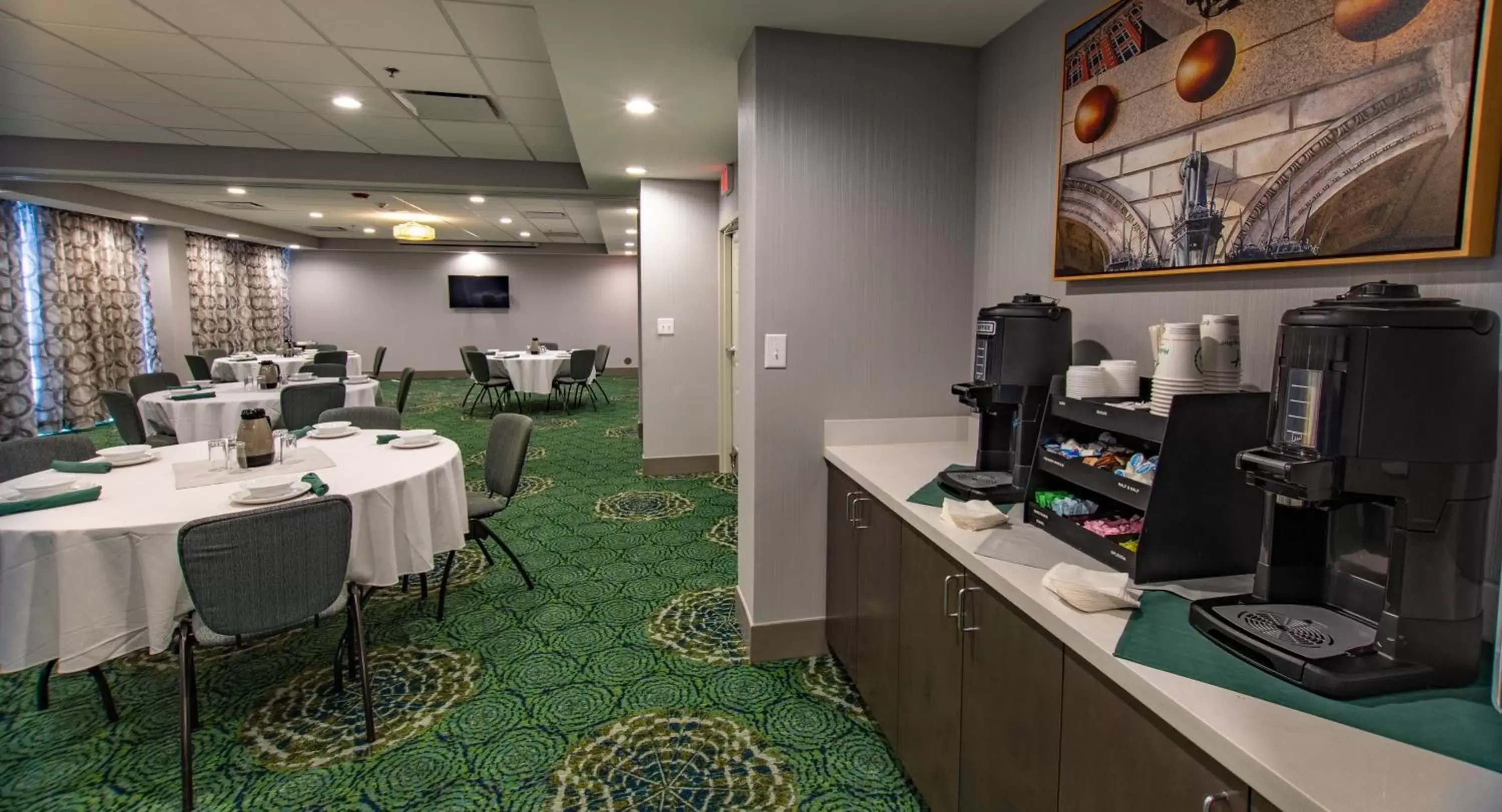 Meeting/conference room, Restaurant/Places to Eat in Holiday Inn Knoxville N - Merchant Drive, an IHG Hotel