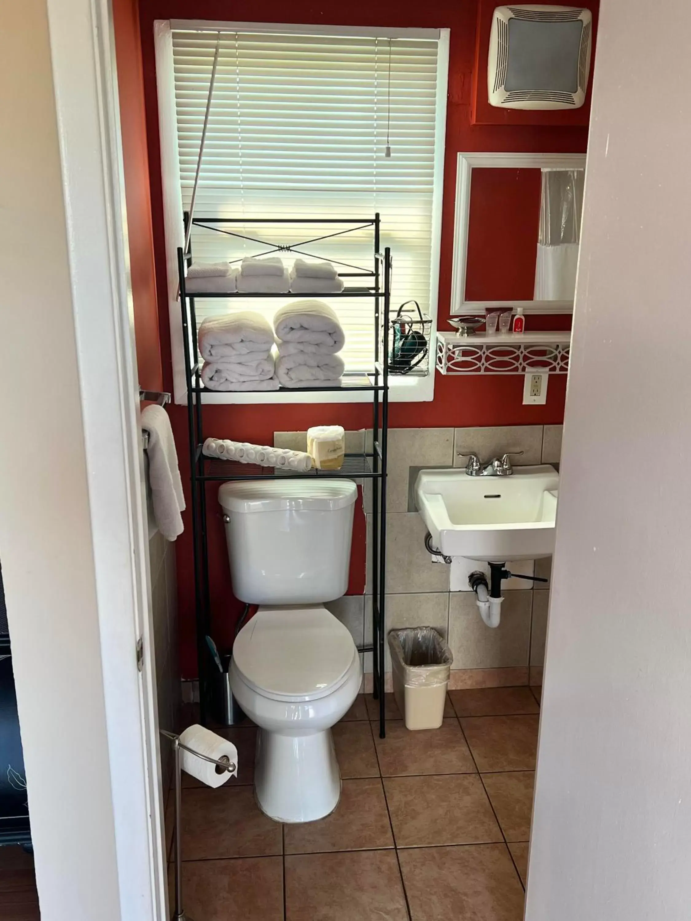 Bathroom in Great House Motel