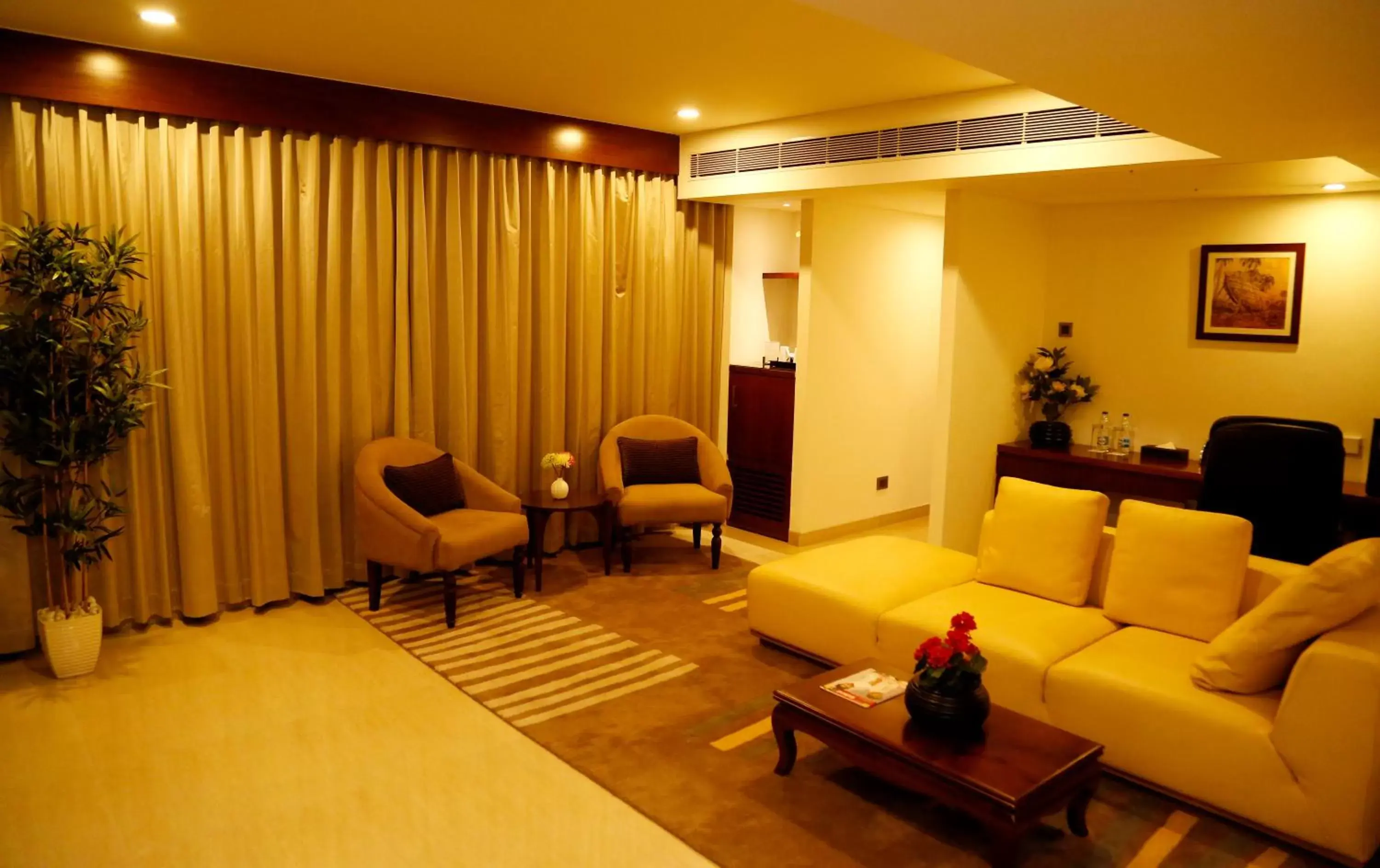Living room, Seating Area in The Raviz Calicut
