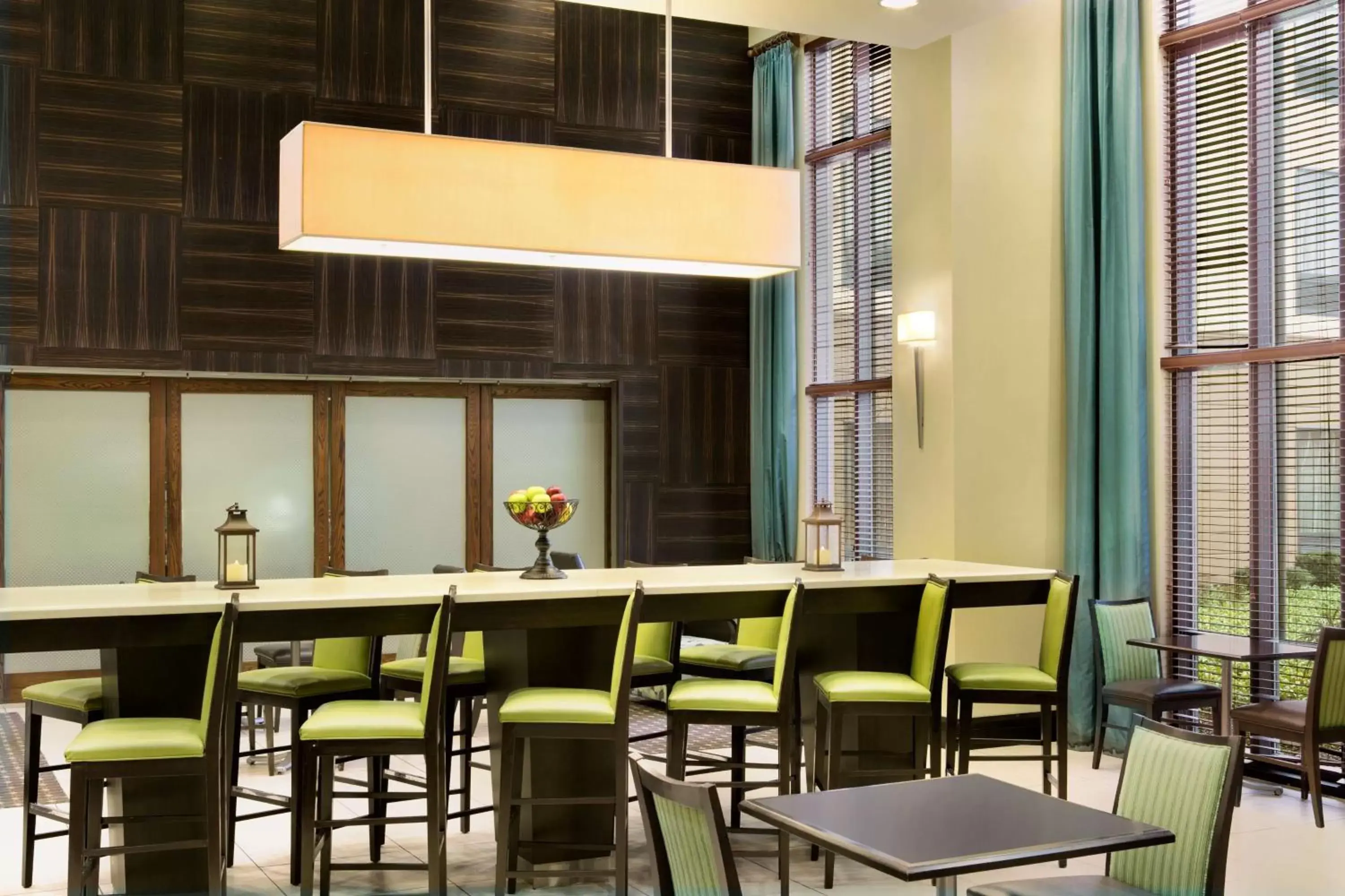 Breakfast, Restaurant/Places to Eat in Hampton Inn & Suites Mahwah