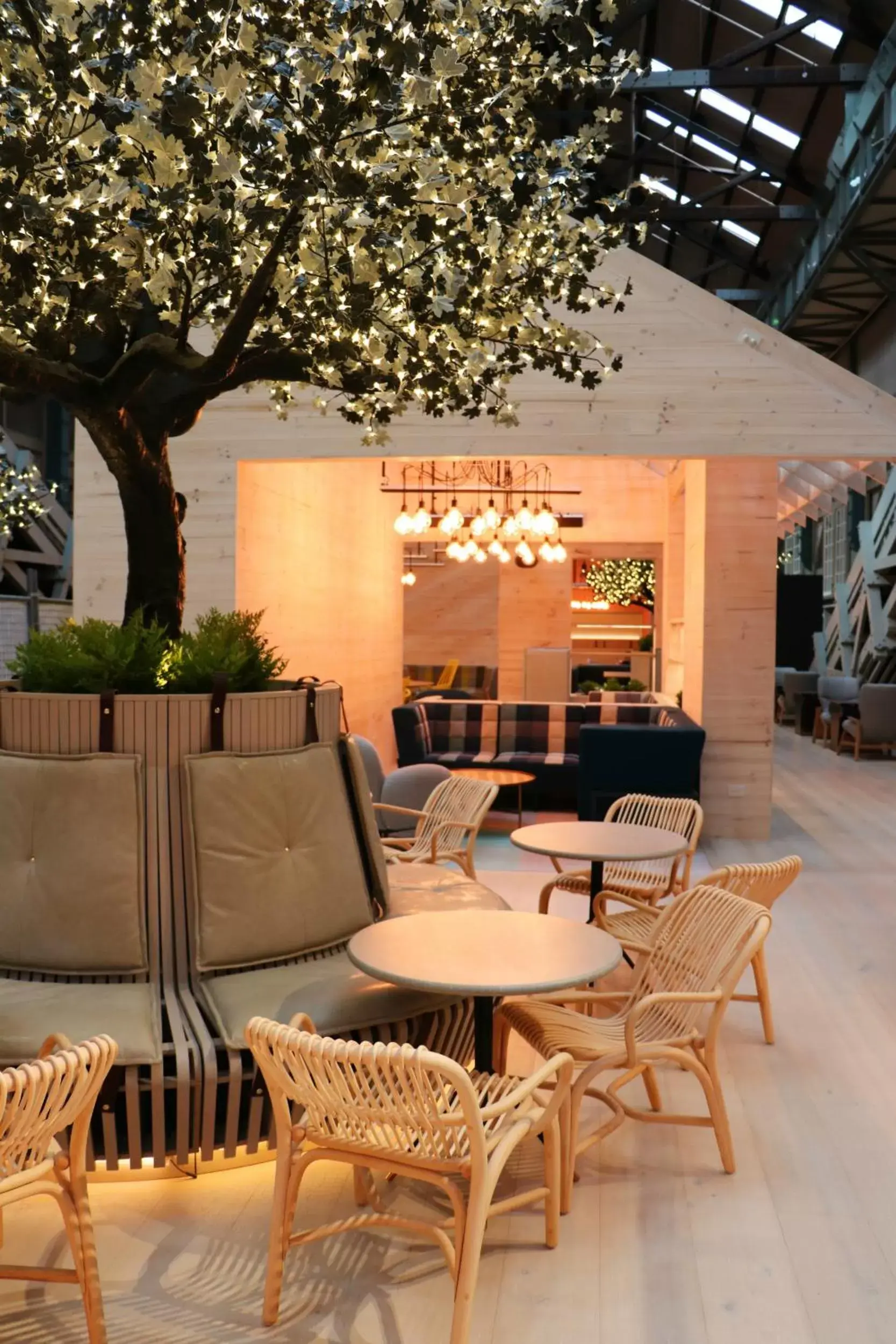 Lounge or bar in Ovolo Sydney Woolloomooloo, a Wyndham Hotel Lounge or bar in Ovolo Sydney Woolloomooloo, a Wyndham Hotel