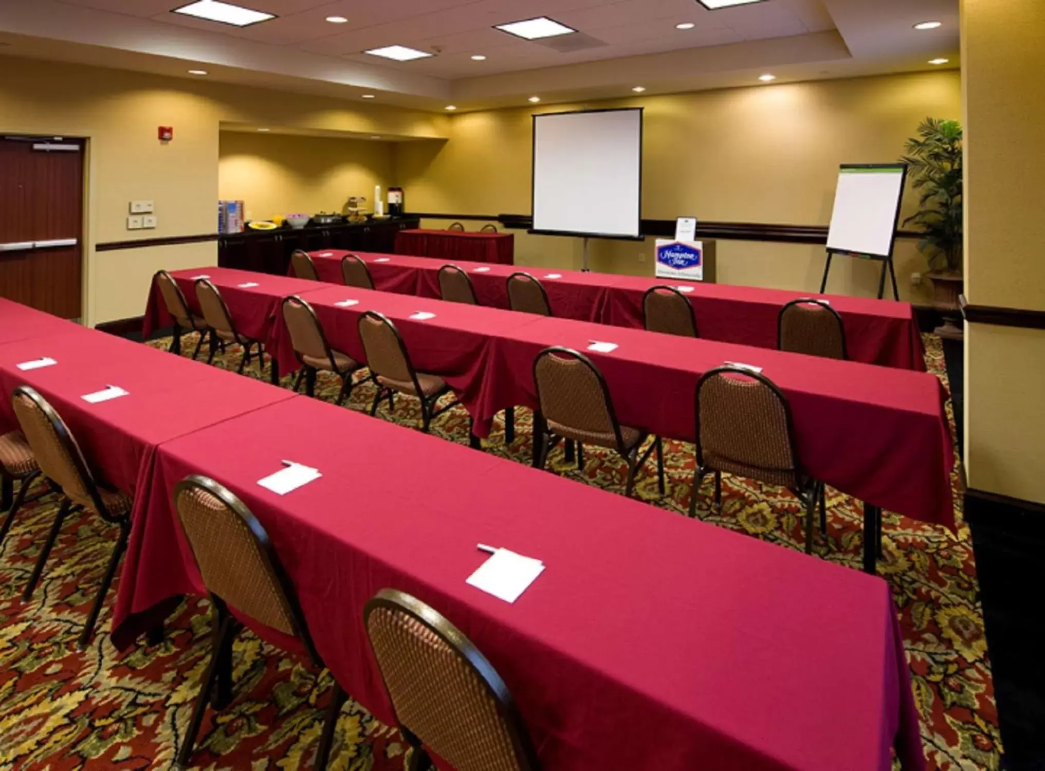 Meeting/conference room in Hampton Inn Schenectady Downtown