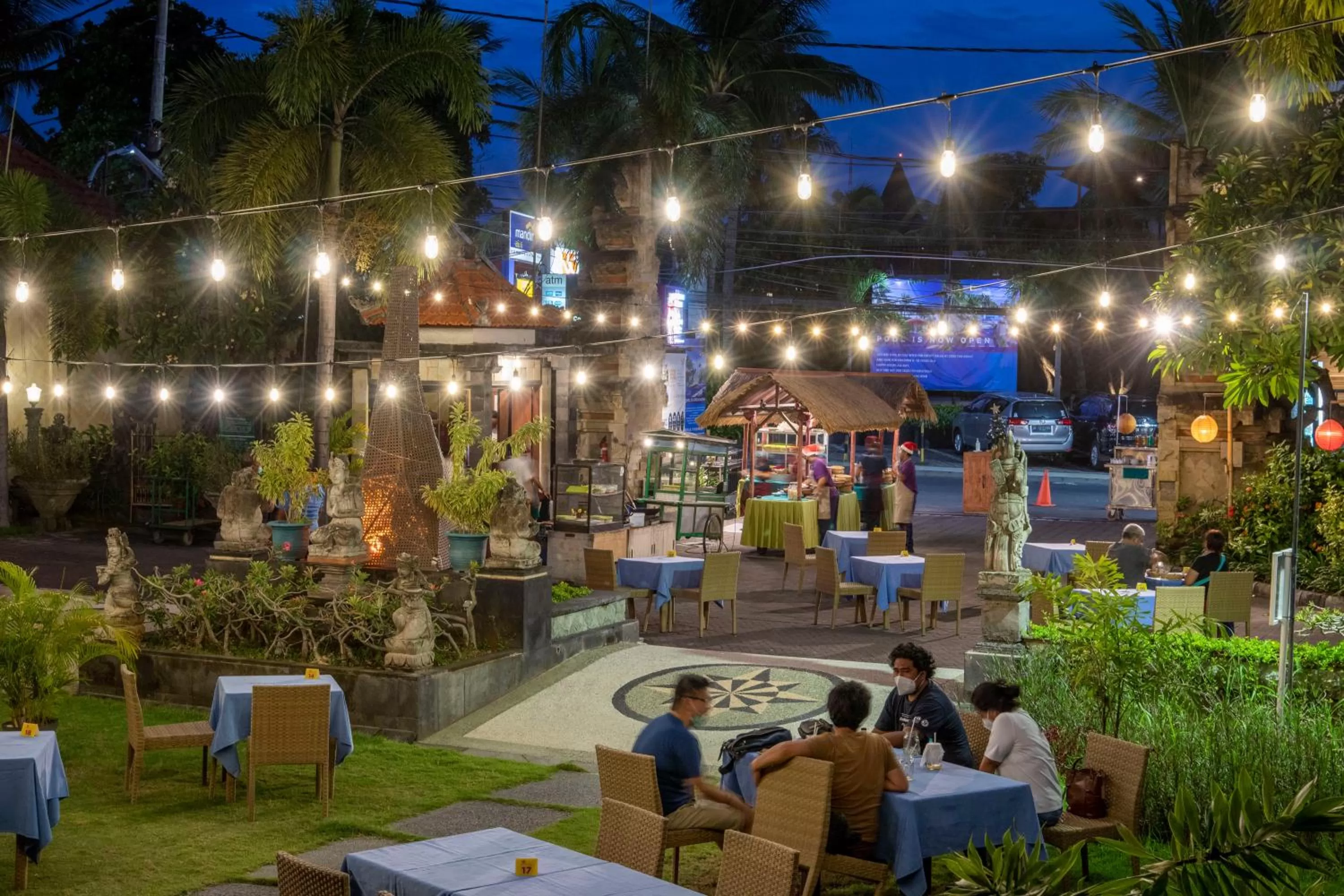 Restaurant/Places to Eat in Grand Inna Kuta