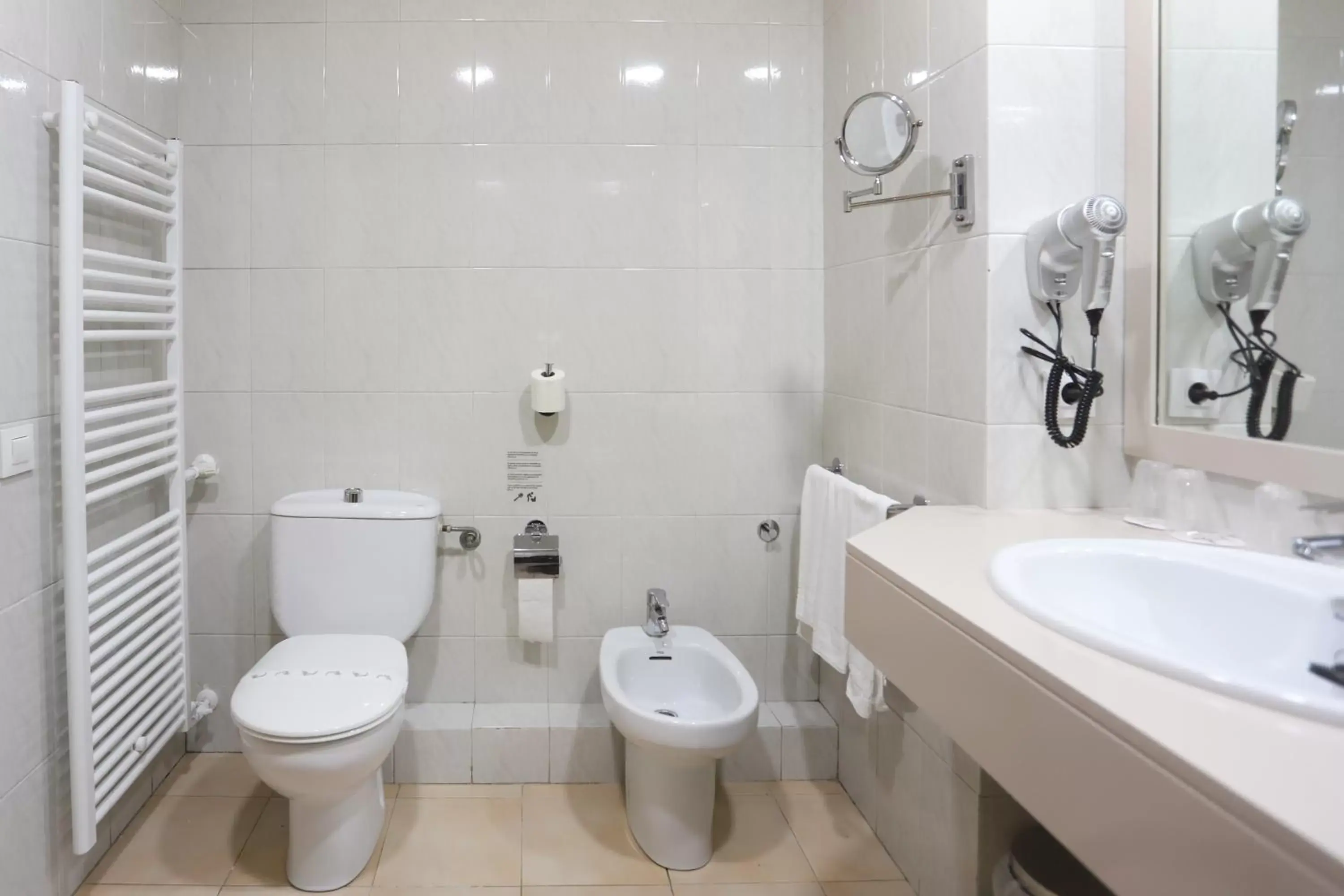 Shower, Bathroom in Hotel Panorama