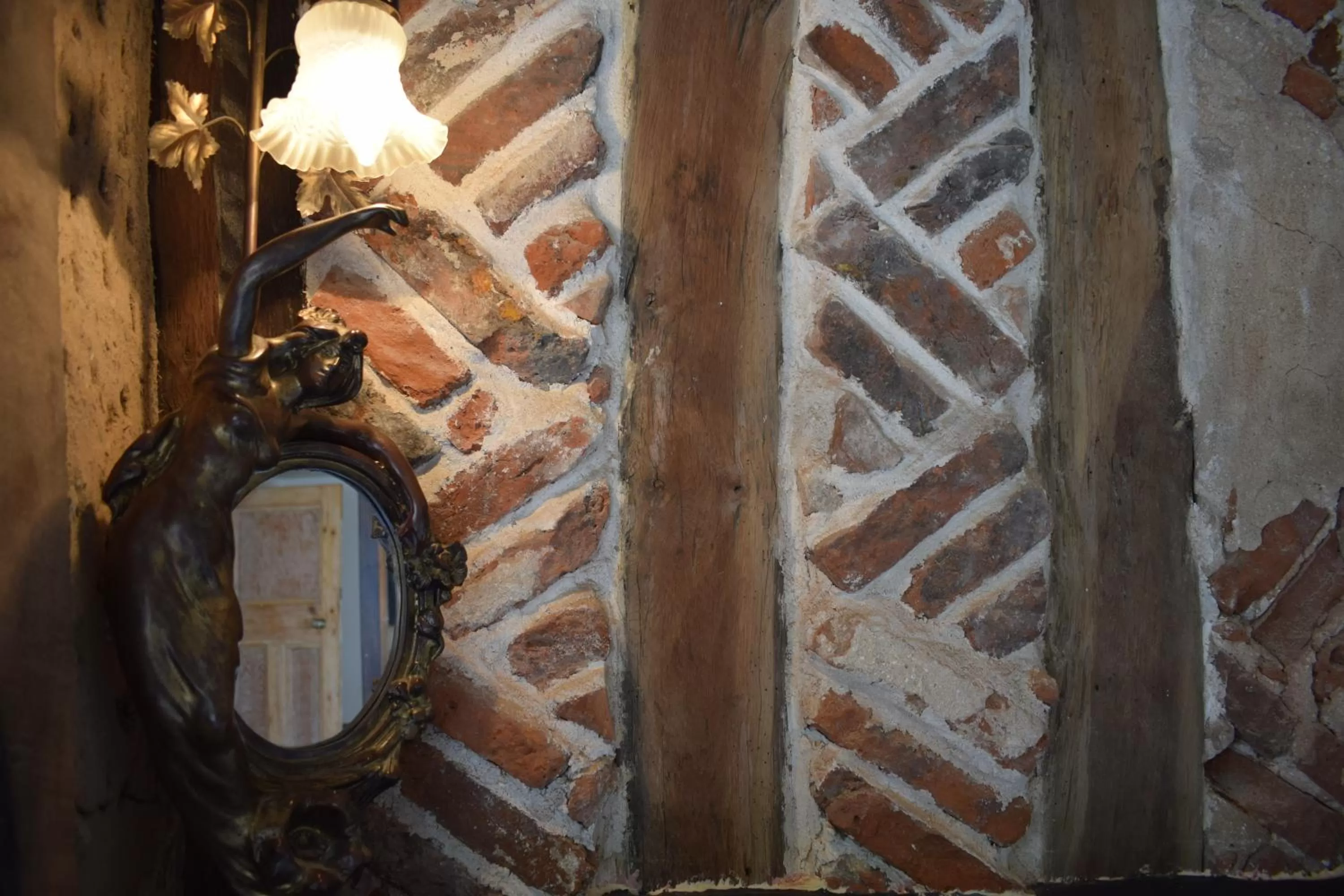 Decorative detail in Alma Inn & Dining Rooms