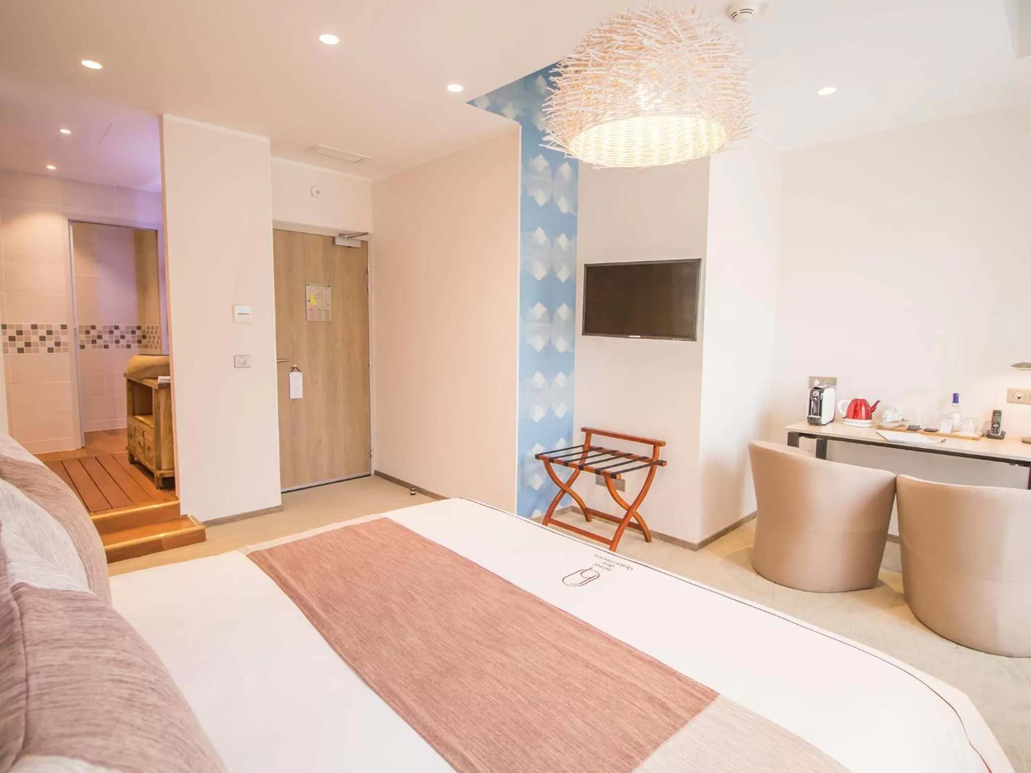 Other, Bed in Hotel des Quinconces Bordeaux Centre