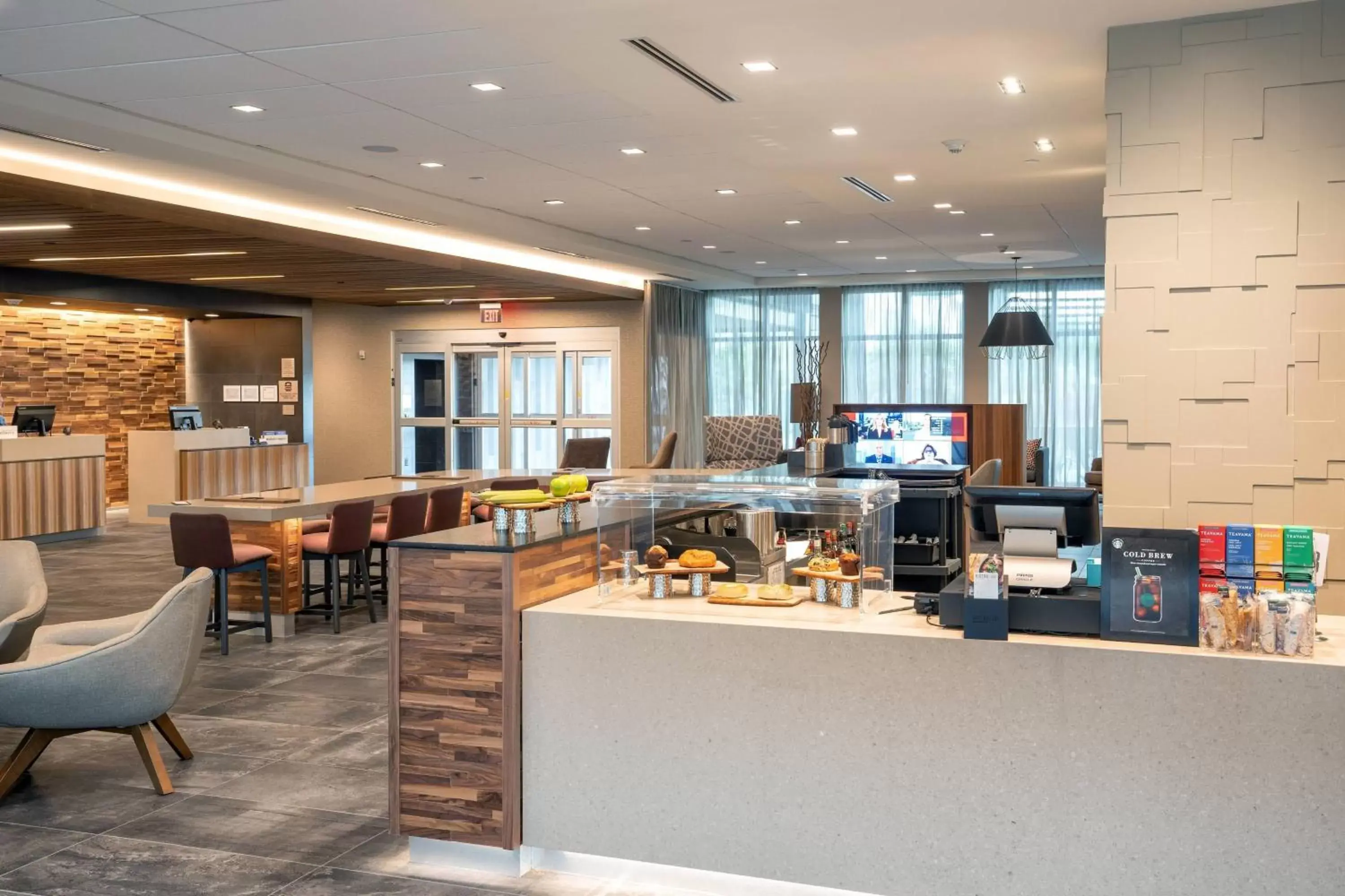 Restaurant/places to eat in Courtyard by Marriott Charleston-North Charleston