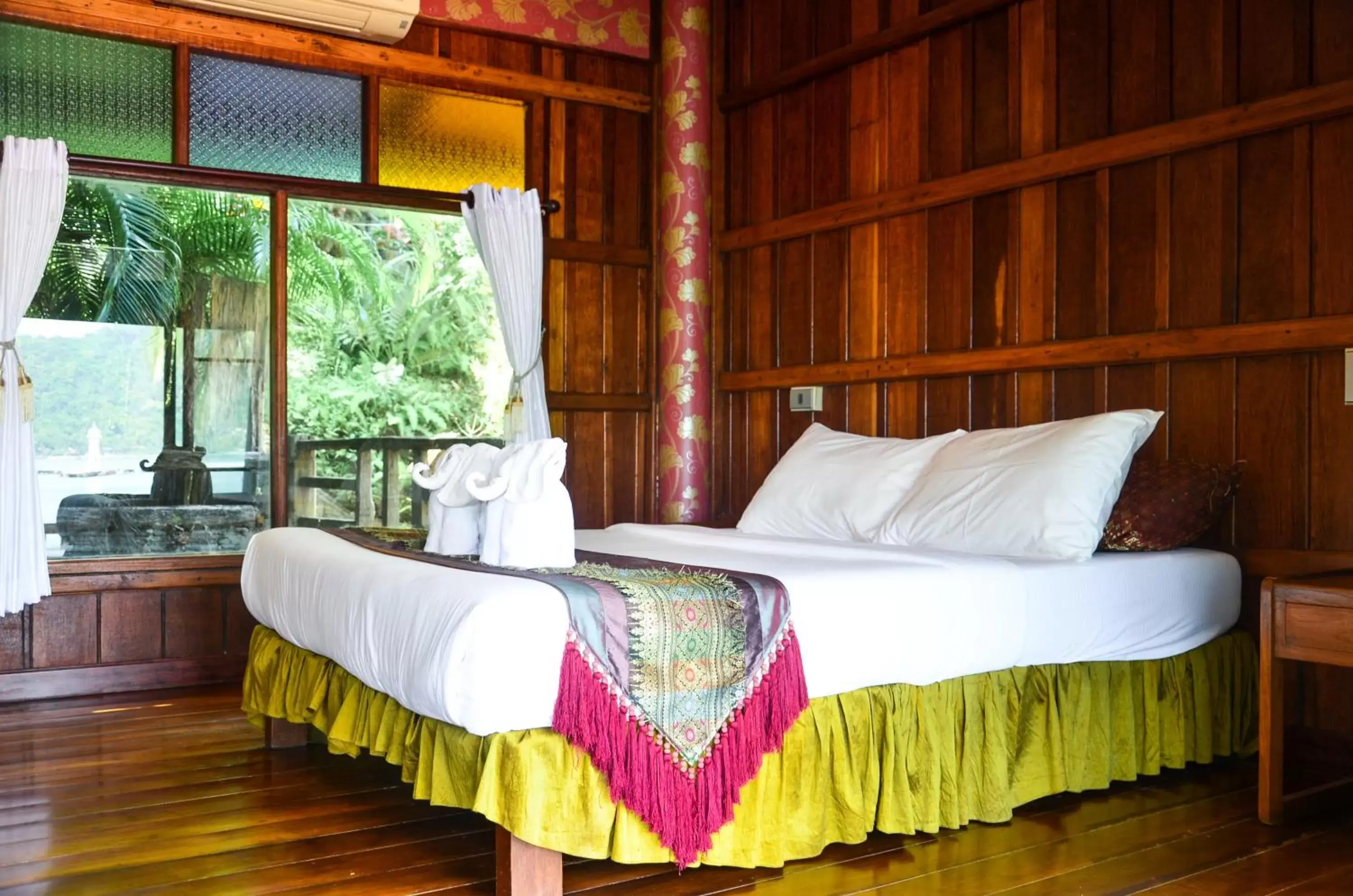 Bed in Bhuvarin Resort