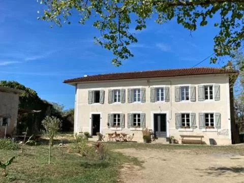 Property Building in La Chaise Haute