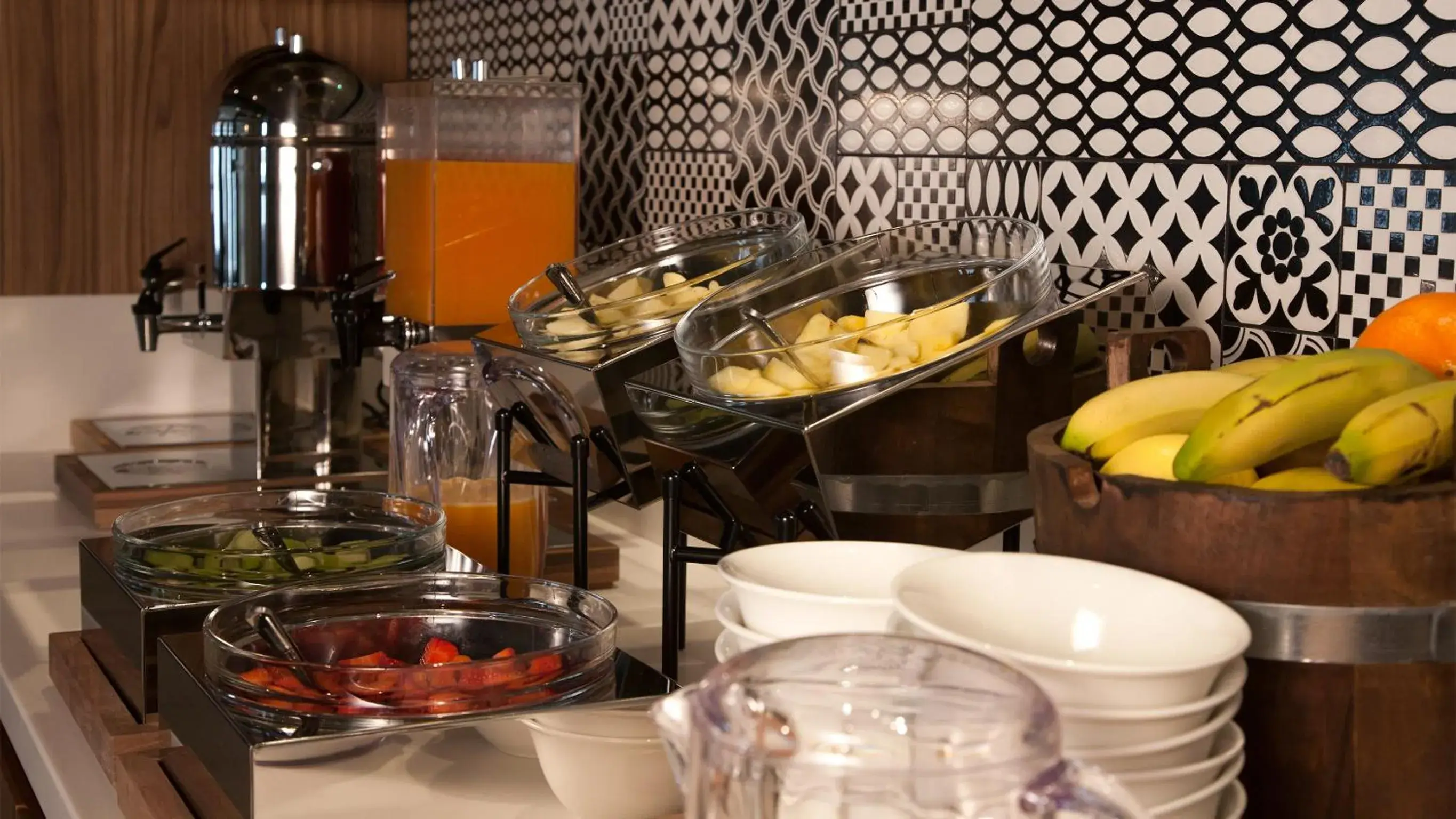 Continental breakfast, Food in G Hotel Pescara