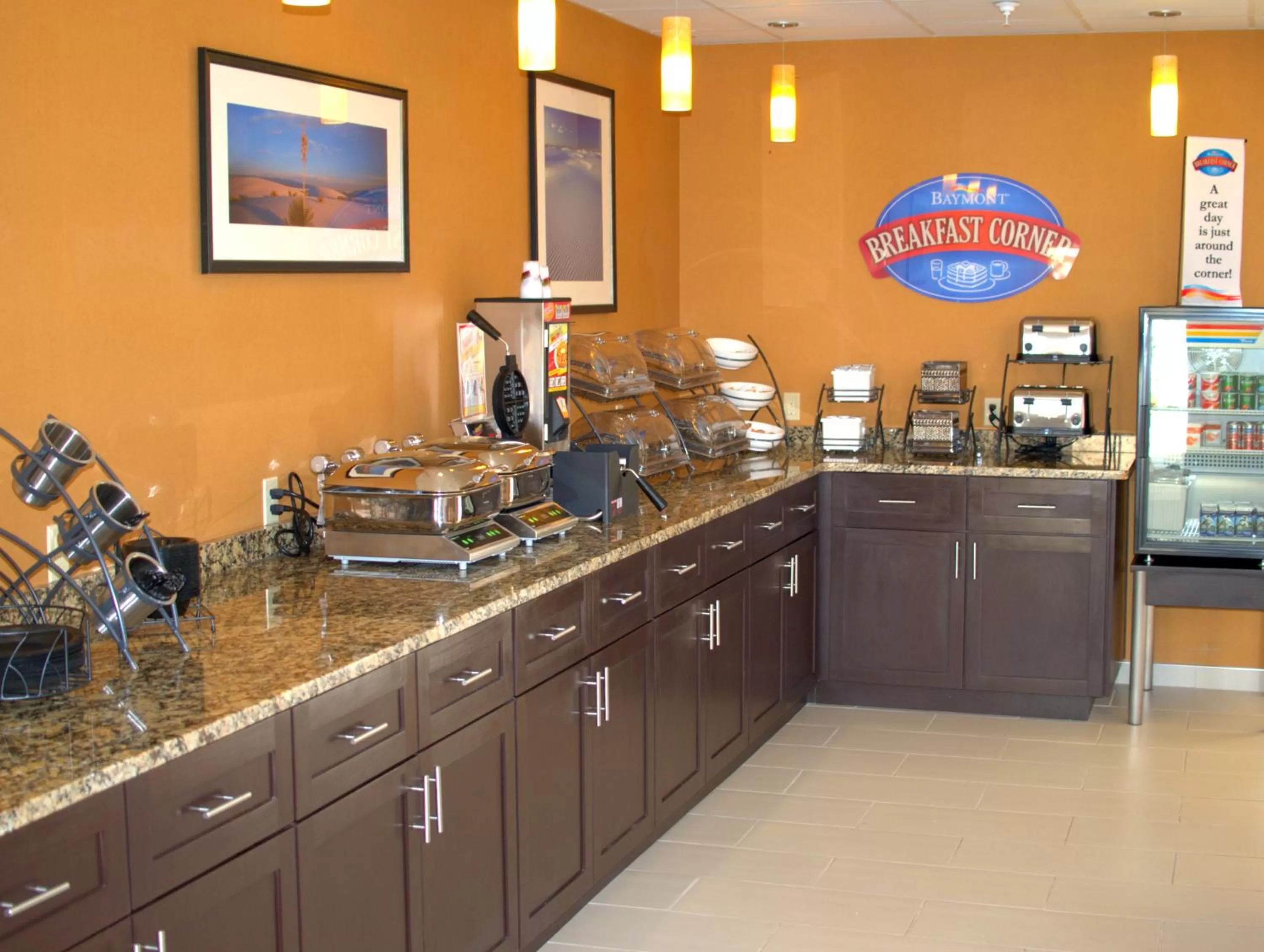 Food and drinks in Baymont by Wyndham Hobbs