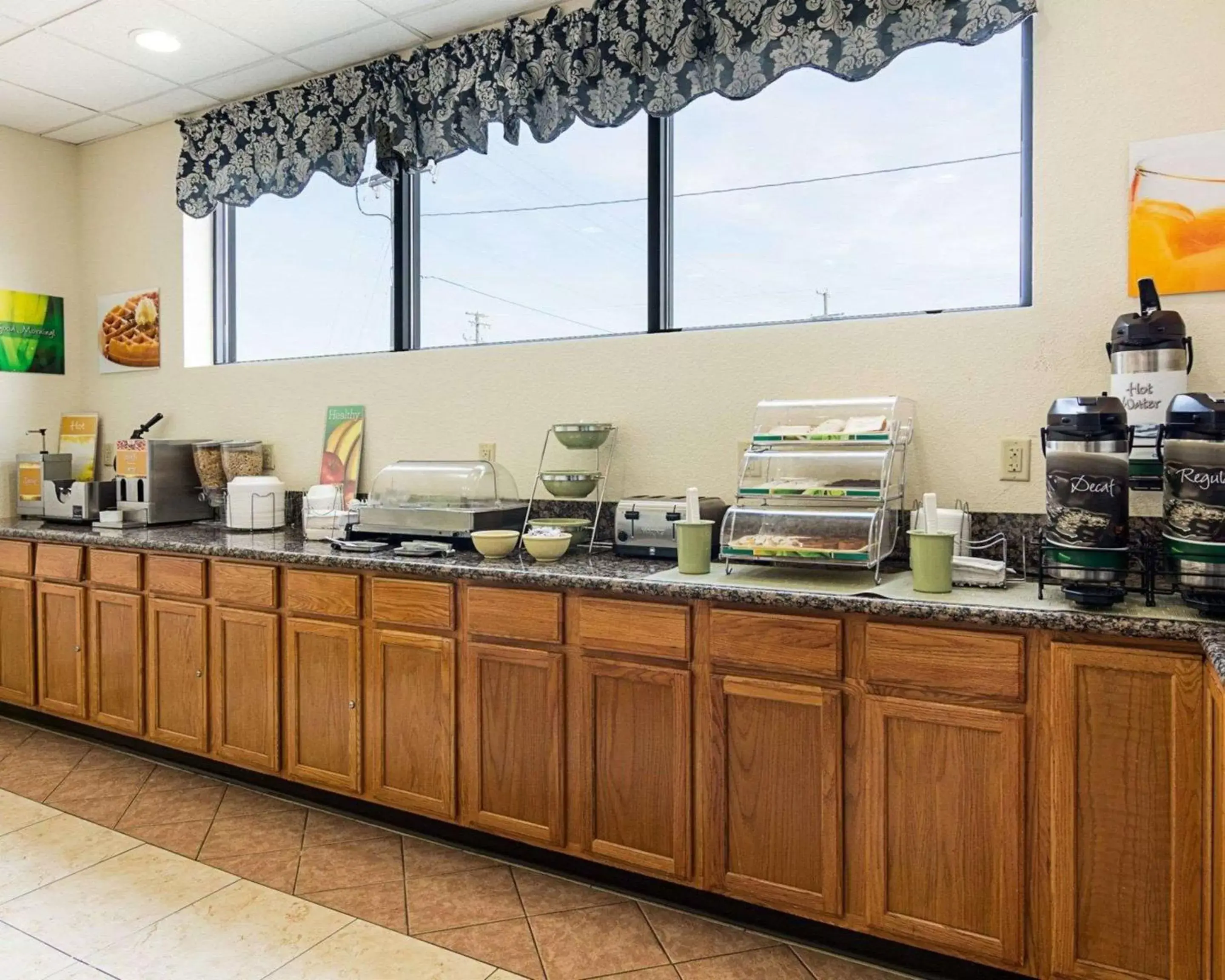 Restaurant/Places to Eat in Quality Inn Chesapeake