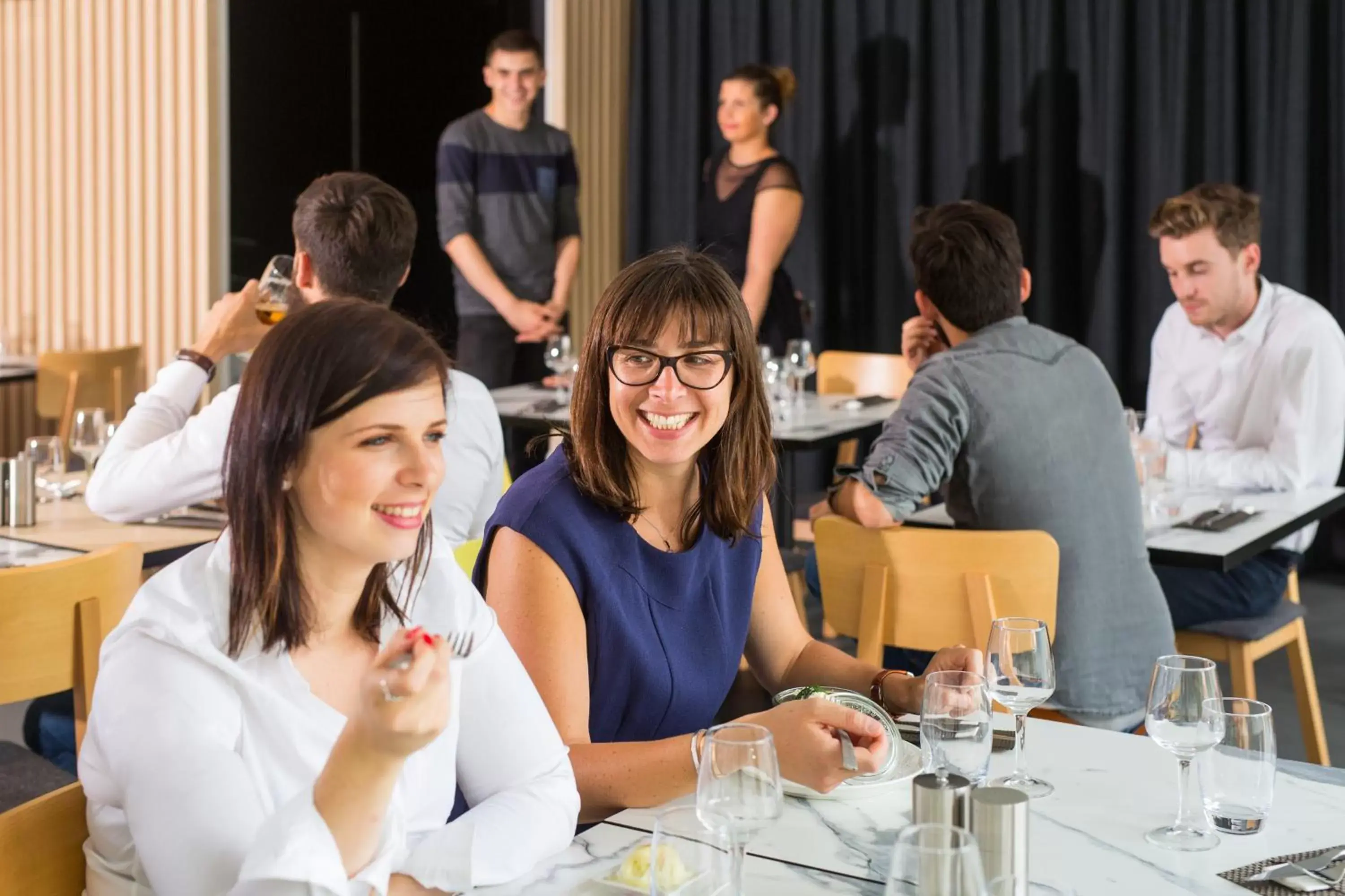 Restaurant/places to eat, Family in Mercure Nancy Centre Gare