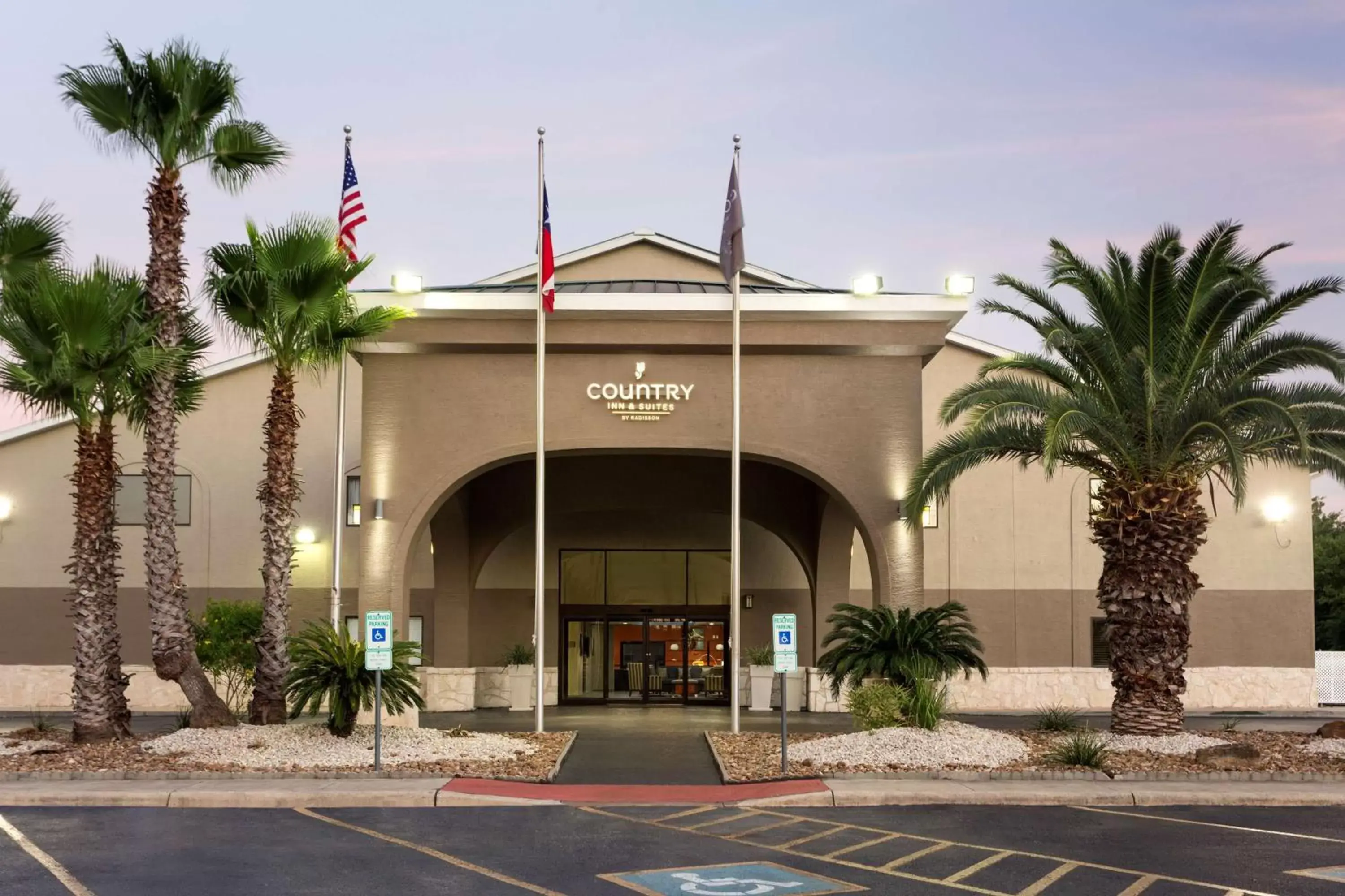 Property building in Country Inn & Suites by Radisson, Lackland AFB (San Antonio), TX