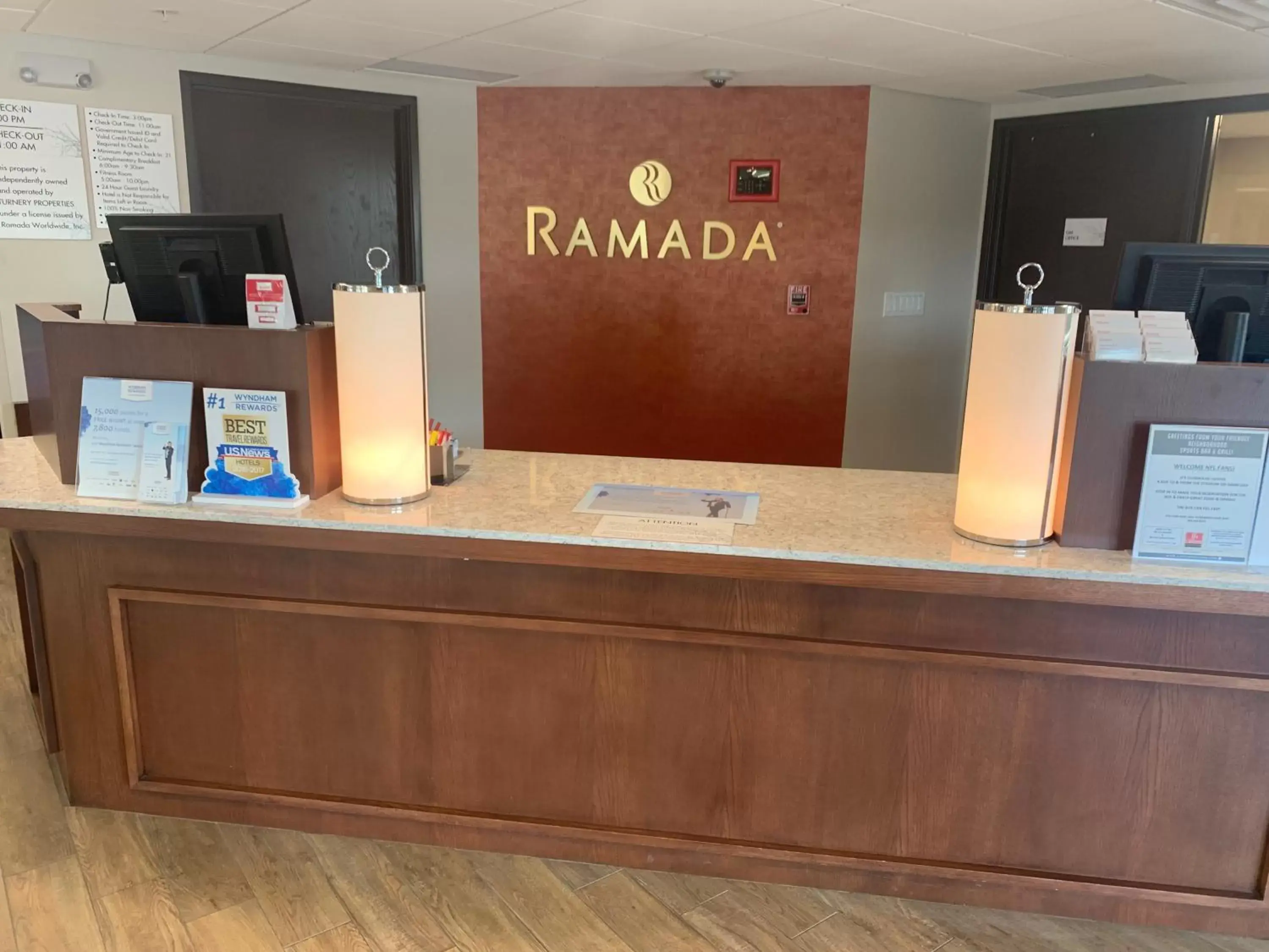 Lobby/Reception in Ramada by Wyndham Minneapolis Golden Valley