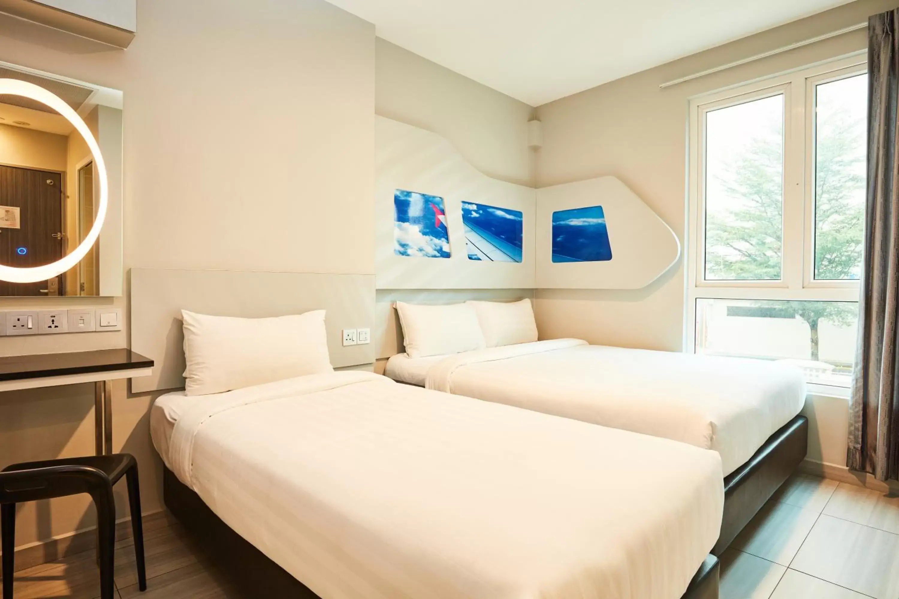 Bed in ibis budget Singapore Selegie