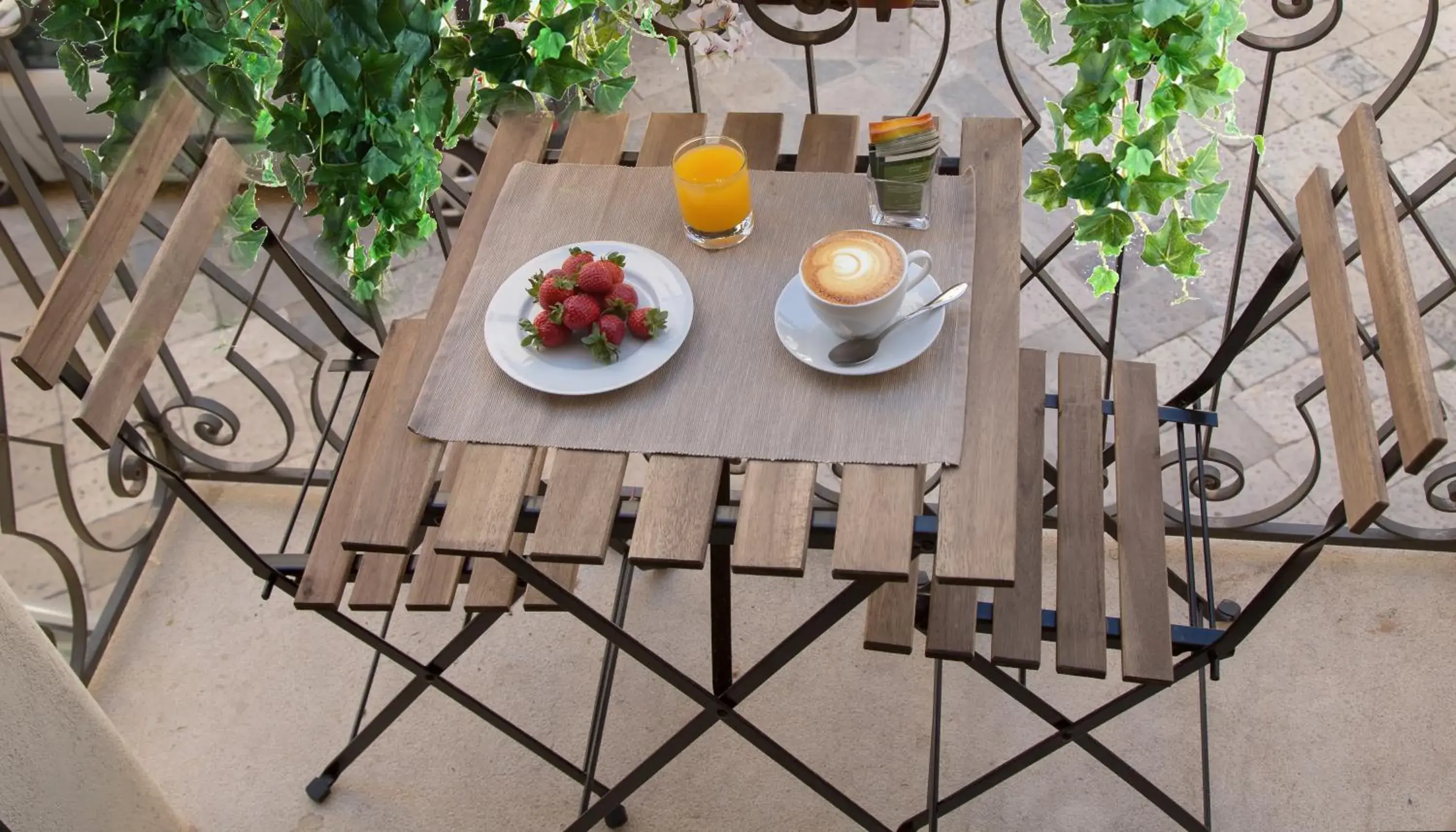 Balcony/Terrace in SAN DOMENICO residence by BADIA NUOVA