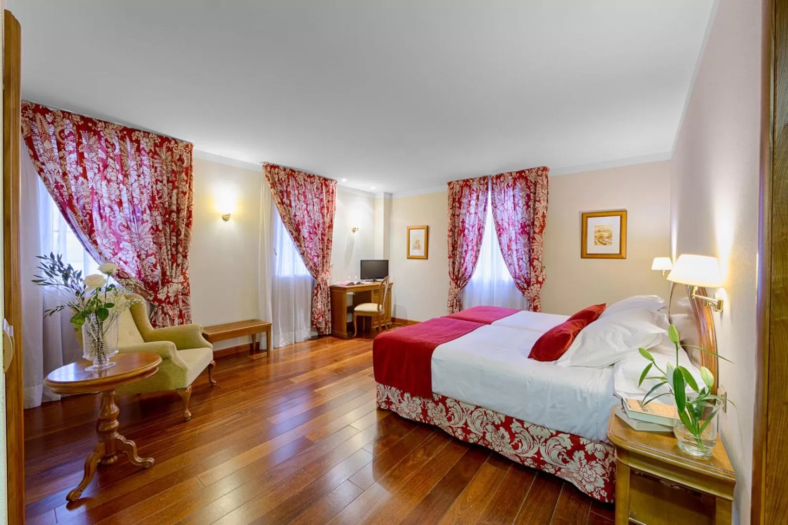 Photo of the whole room, Bed in AZZ Peñafiel Las Claras Hotel & Spa