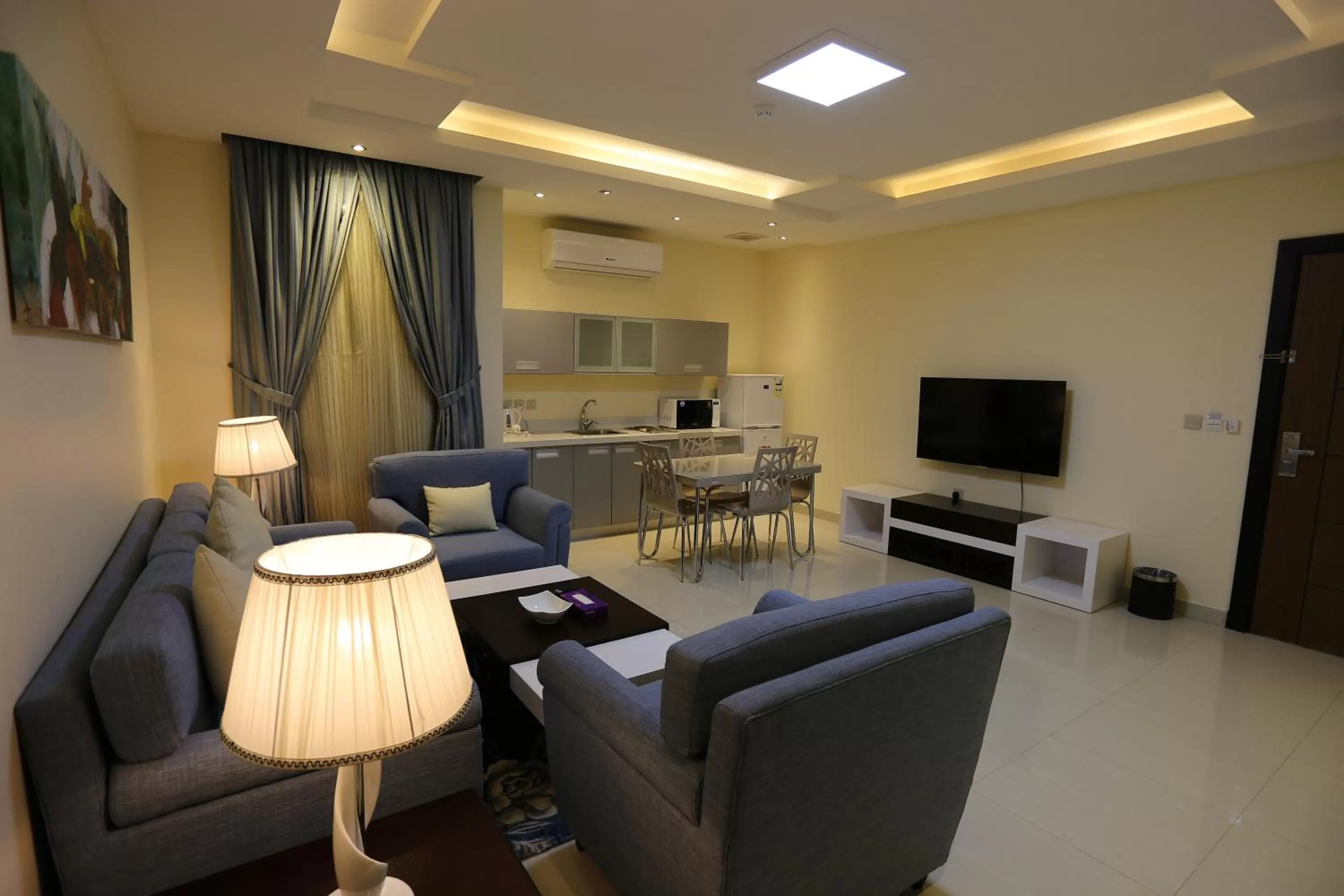 Area and facilities in Arjaan Altakhassusi Hotel Suites