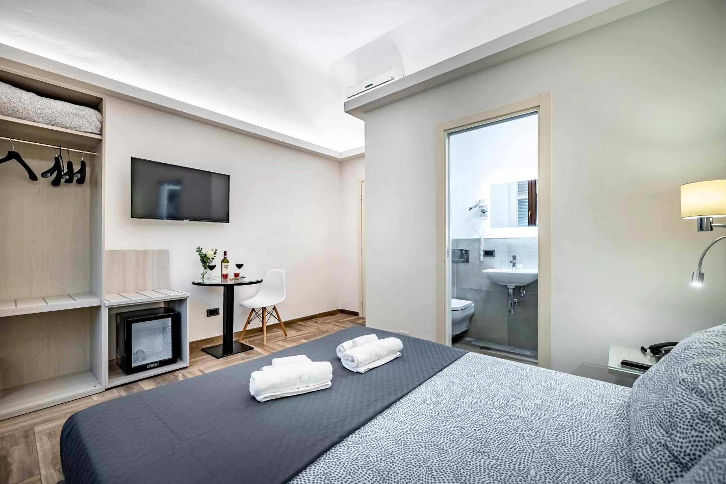 Bed in B&B Lorenzo de' Medici