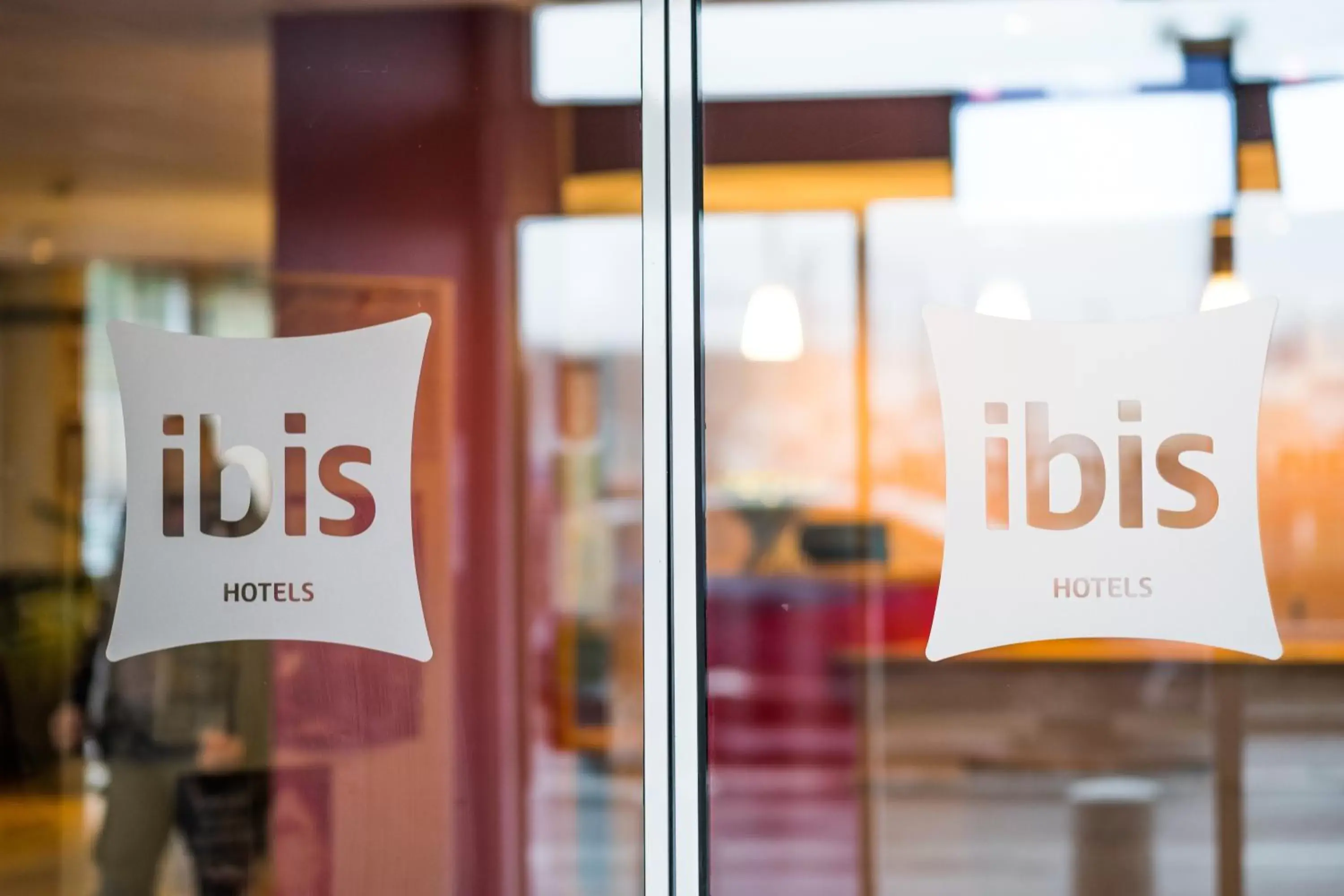 Facade/entrance, Property Logo/Sign in ibis Mons Centre Gare