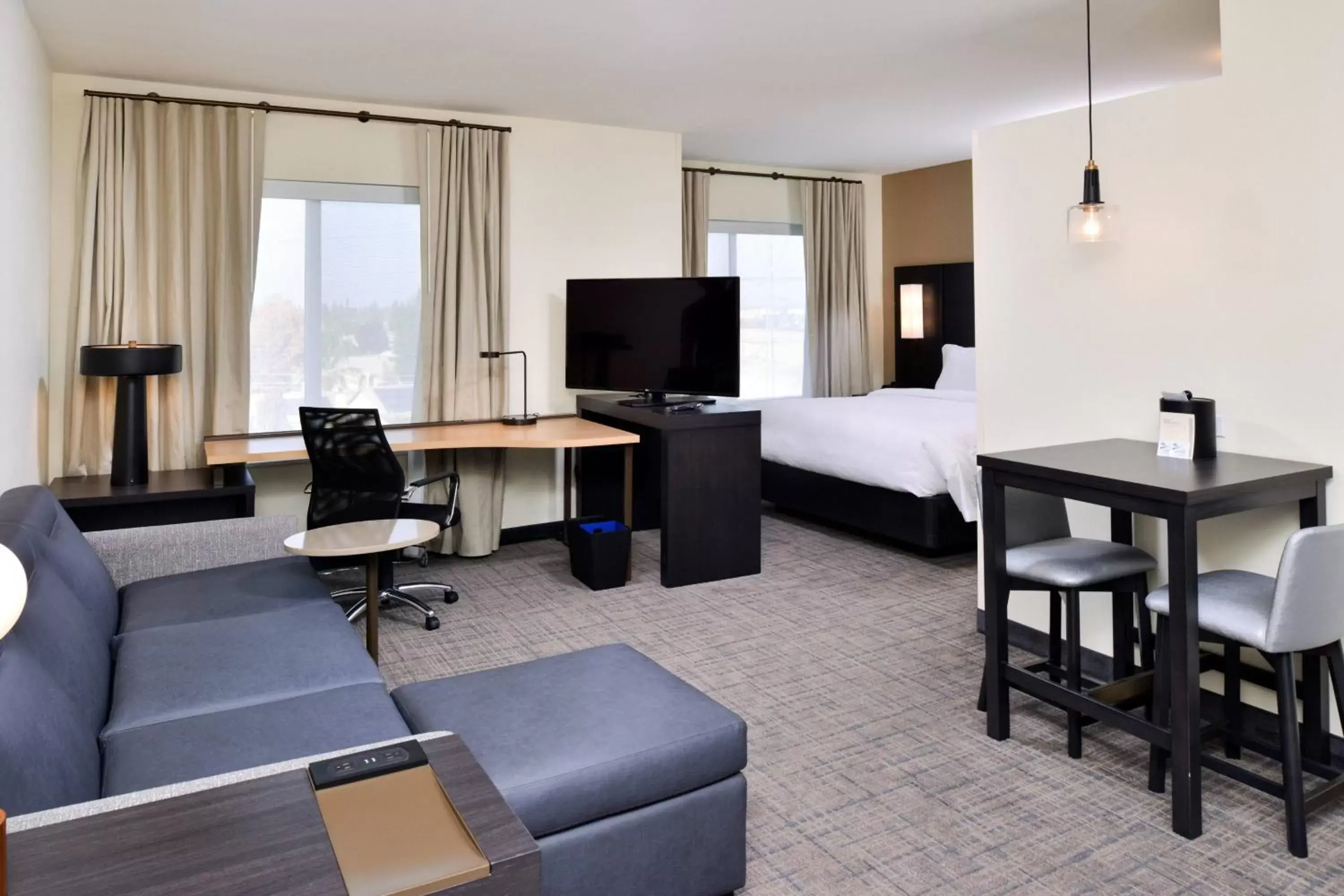 Photo of the whole room, Seating Area in Residence Inn by Marriott Bakersfield West