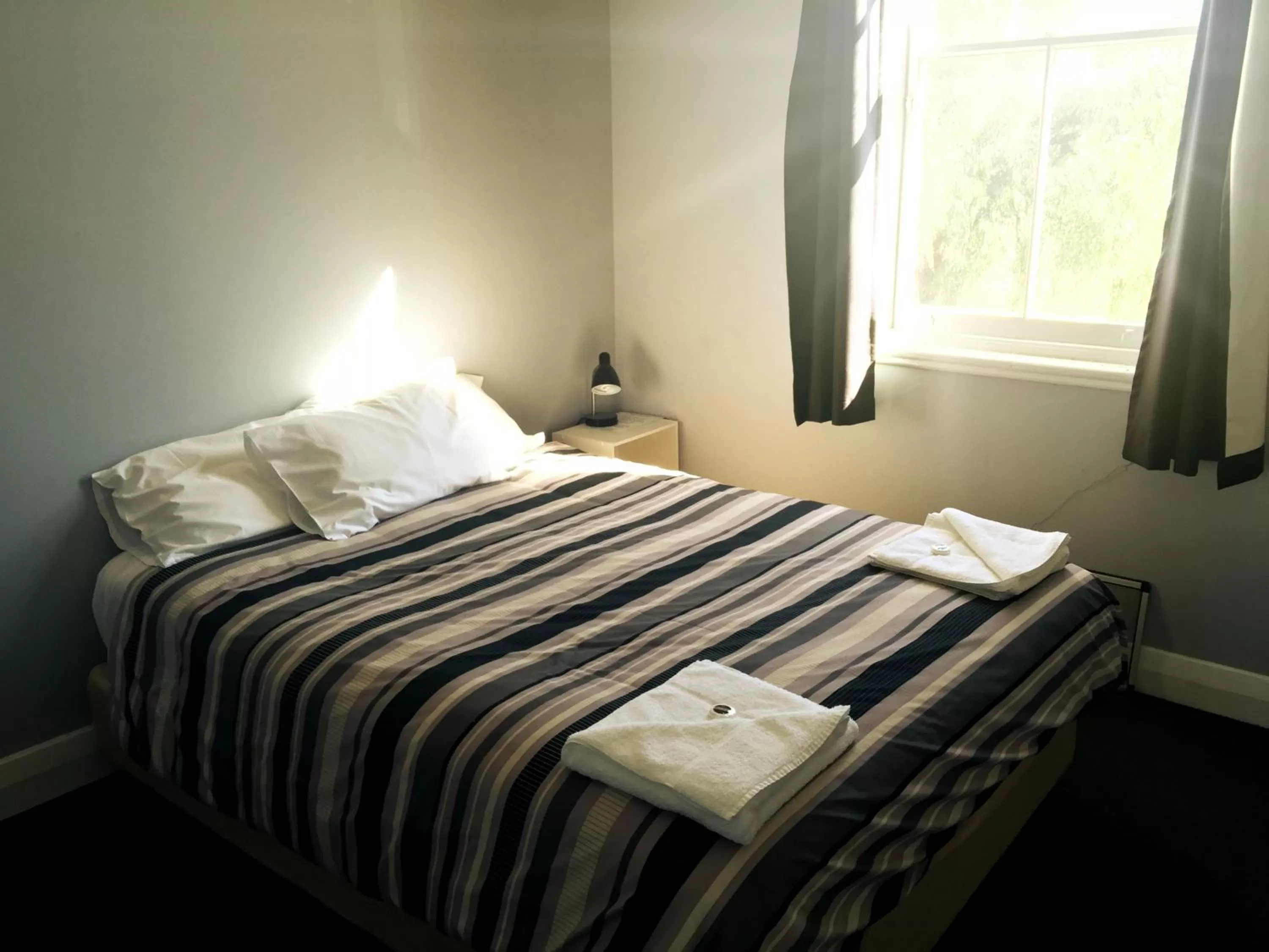 Bed in Kearsley Hotel